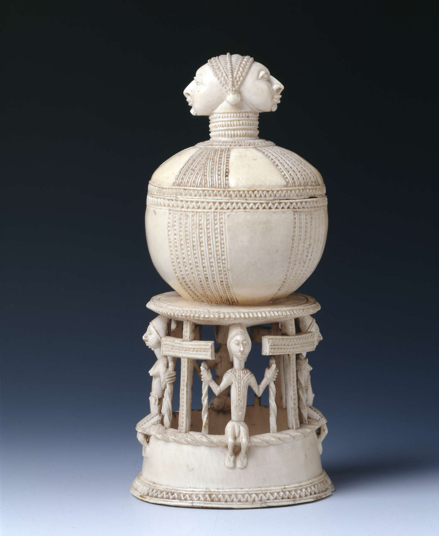 Museo de las Civilizaciones, Saliera, Sierra Leona Siglos XV-XVI. Colecciones de Artes y Culturas Africanas. Por concesión del Museo de las Civilizaciones Museo de las Civilizaciones, Saliera, Sierra Leona Siglos XV-XVI. Colecciones de Artes y Culturas Africanas. Por concesión del Museo de las Civilizaciones