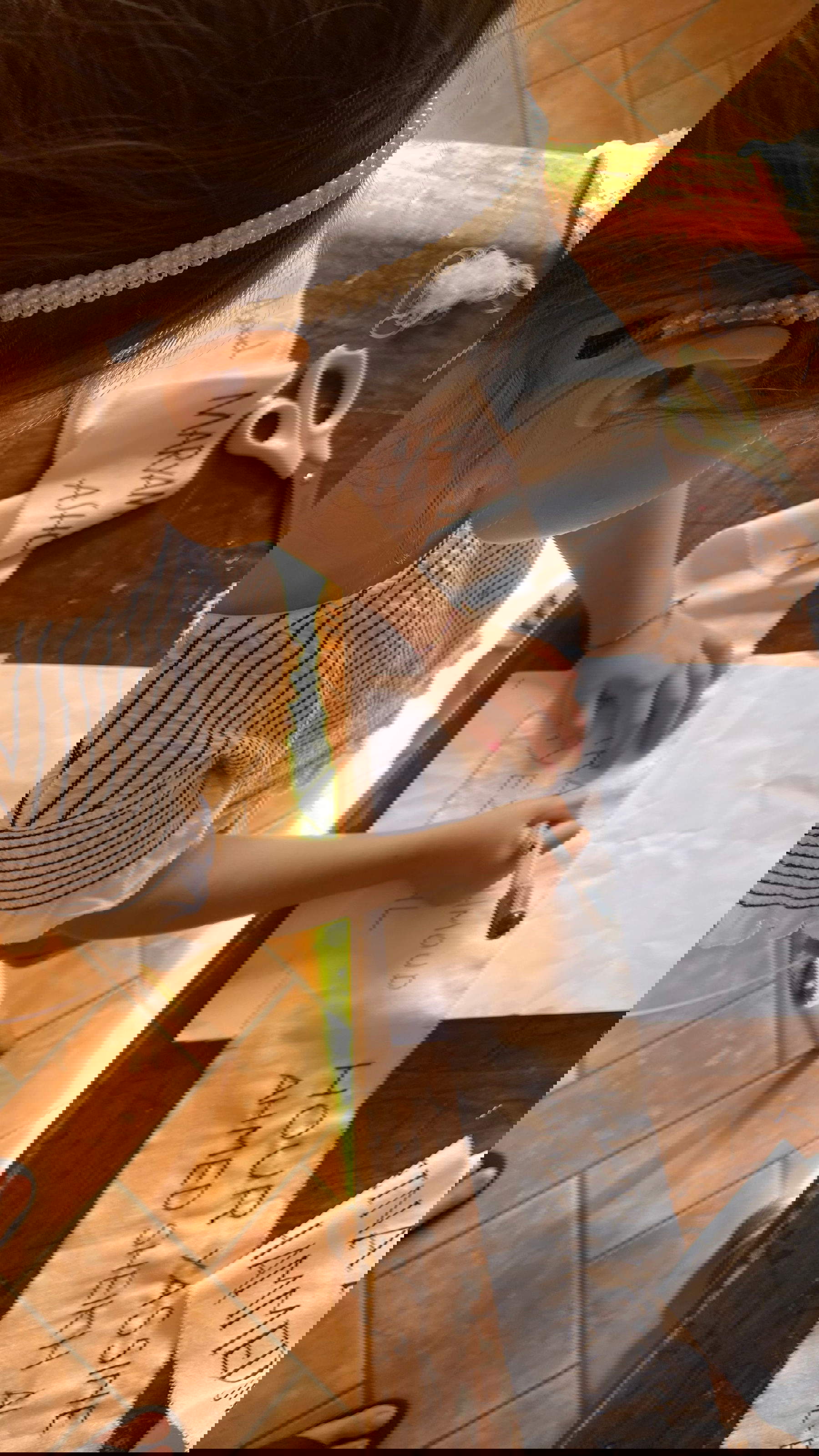 Un ruban de 5,7 km à la mémoire des enfants palestiniens tués à Gaza, Raffaella Zurlo et ses enfants.