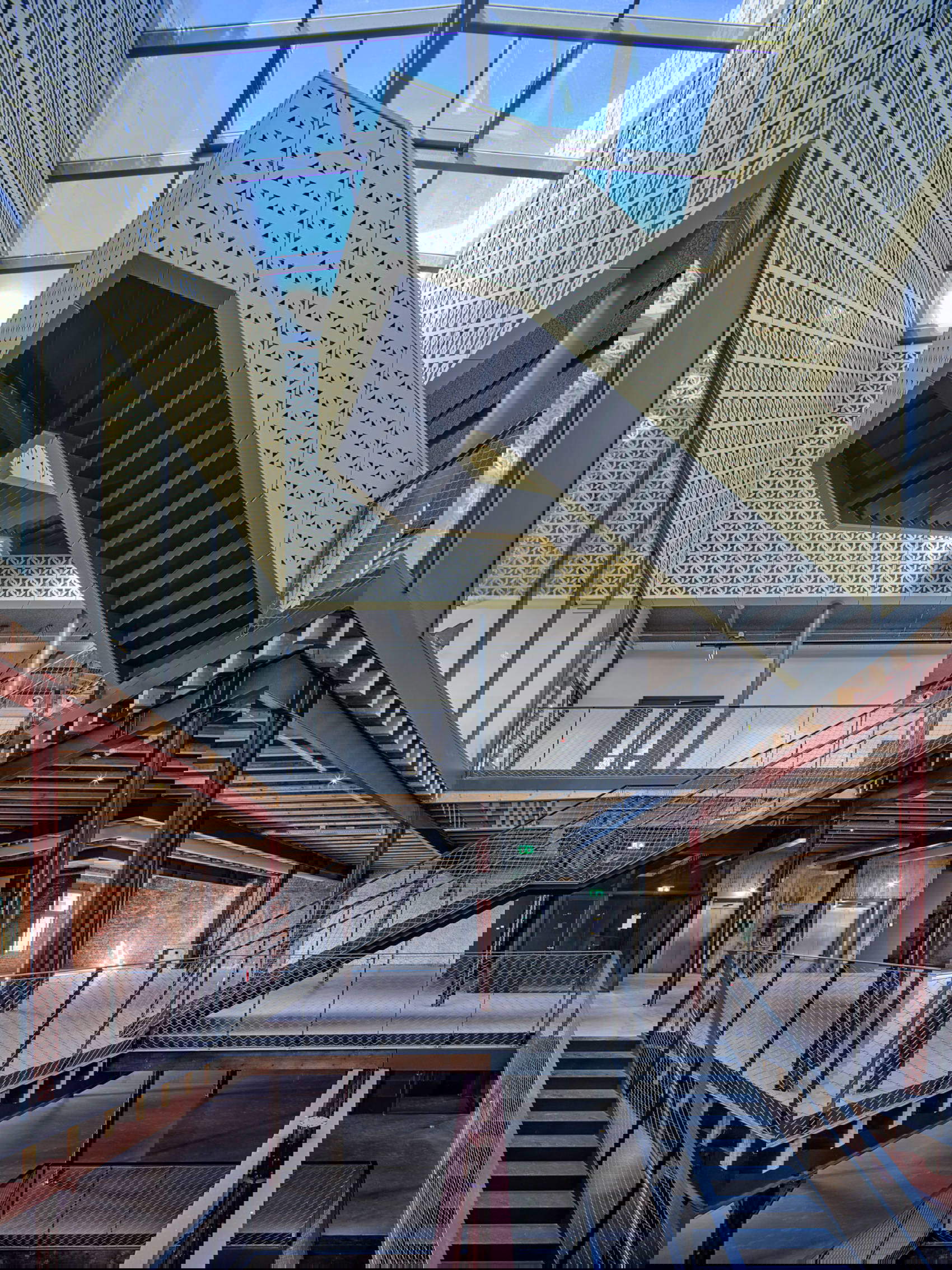 Nederlands Fotomuseum, Atrium und zentrales Treppenhaus &copy; Fotostudio Hans Wilschut