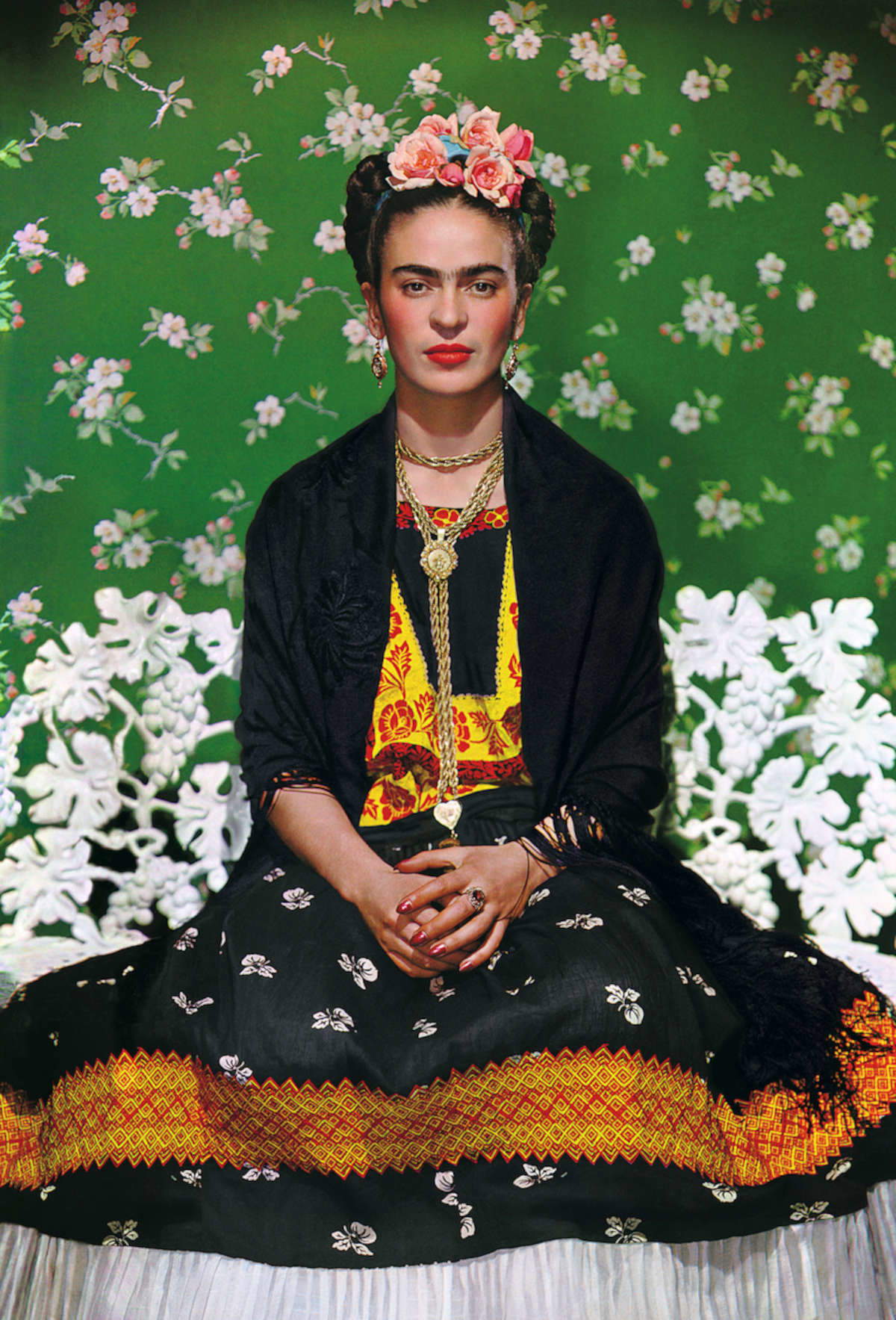 Nickolas Muray, Frida en un banco blanco (Nueva York, 1939) © Nickolas Muray Photo Archive