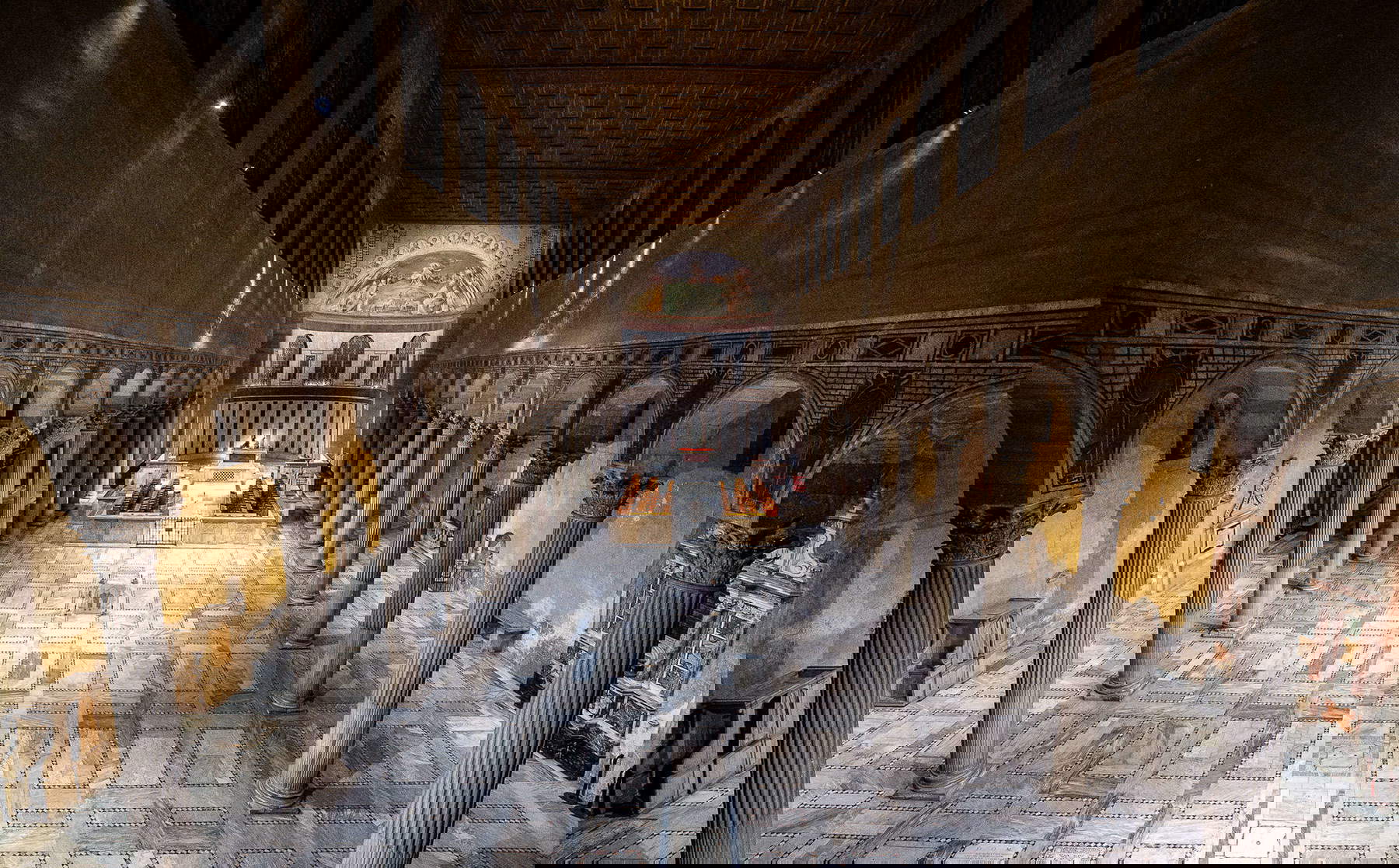 La nueva iluminación de Santa Sabina en la colina del Aventino