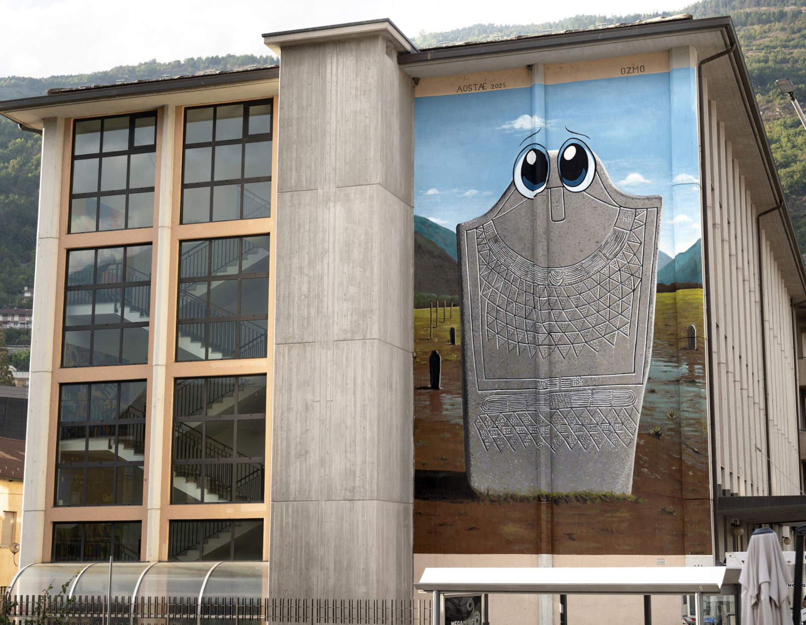 Aoste, inauguration de la stèle anthropomorphe d'Ozmo