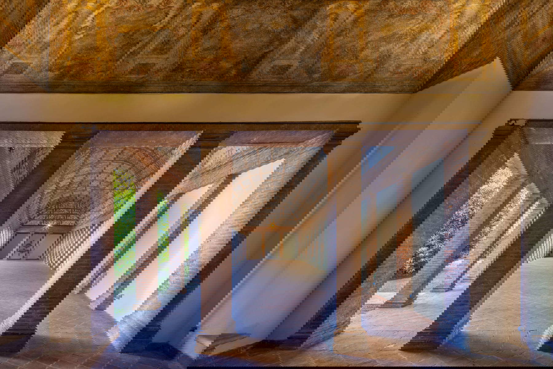 Die berühmte Loggia degli aranci, so genannt wegen ihrer malerischen Dekoration. Sie war der Schauplatz für Feste, Aufführungen, Konzerte und Bälle im vielgestaltigen und unermüdlichen Hofleben von Marfisa. Foto: Luca Gavagna Die berühmte Loggia degli aranci, so genannt wegen ihrer malerischen Dekoration. Sie war der Schauplatz für Feste, Aufführungen, Konzerte und Bälle im vielgestaltigen und unermüdlichen Hofleben von Marfisa. Foto: Luca Gavagna