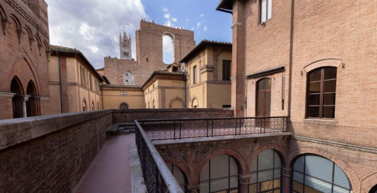 Sienne, le Palazzo delle Papesse fête son premier anniversaire : expositions d'Armando Testa à la Renaissance