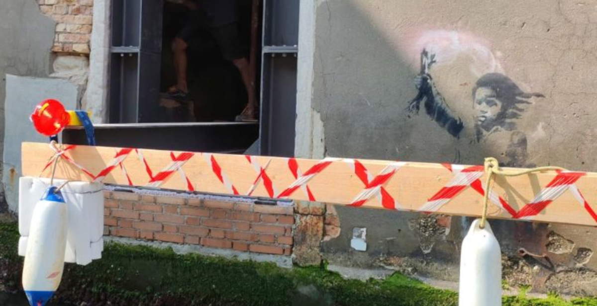 Restoration for Banksy in Venice: Banca Ifis recovers work and redevelops Palazzo San Pantalon