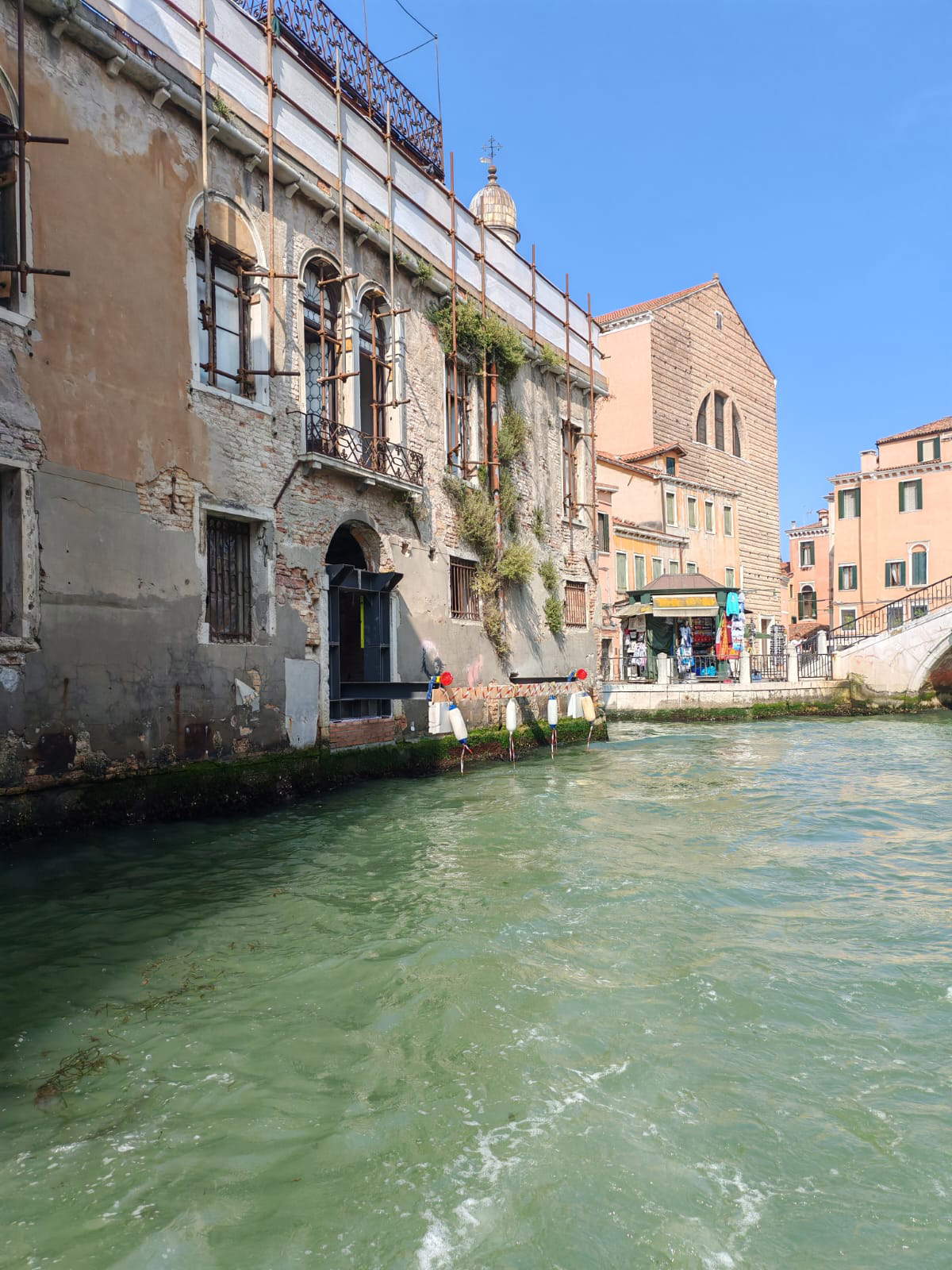 Restauro per Banksy a Venezia: Banca Ifis recupera l&rsquo;opera e riqualifica Palazzo San Pantalon