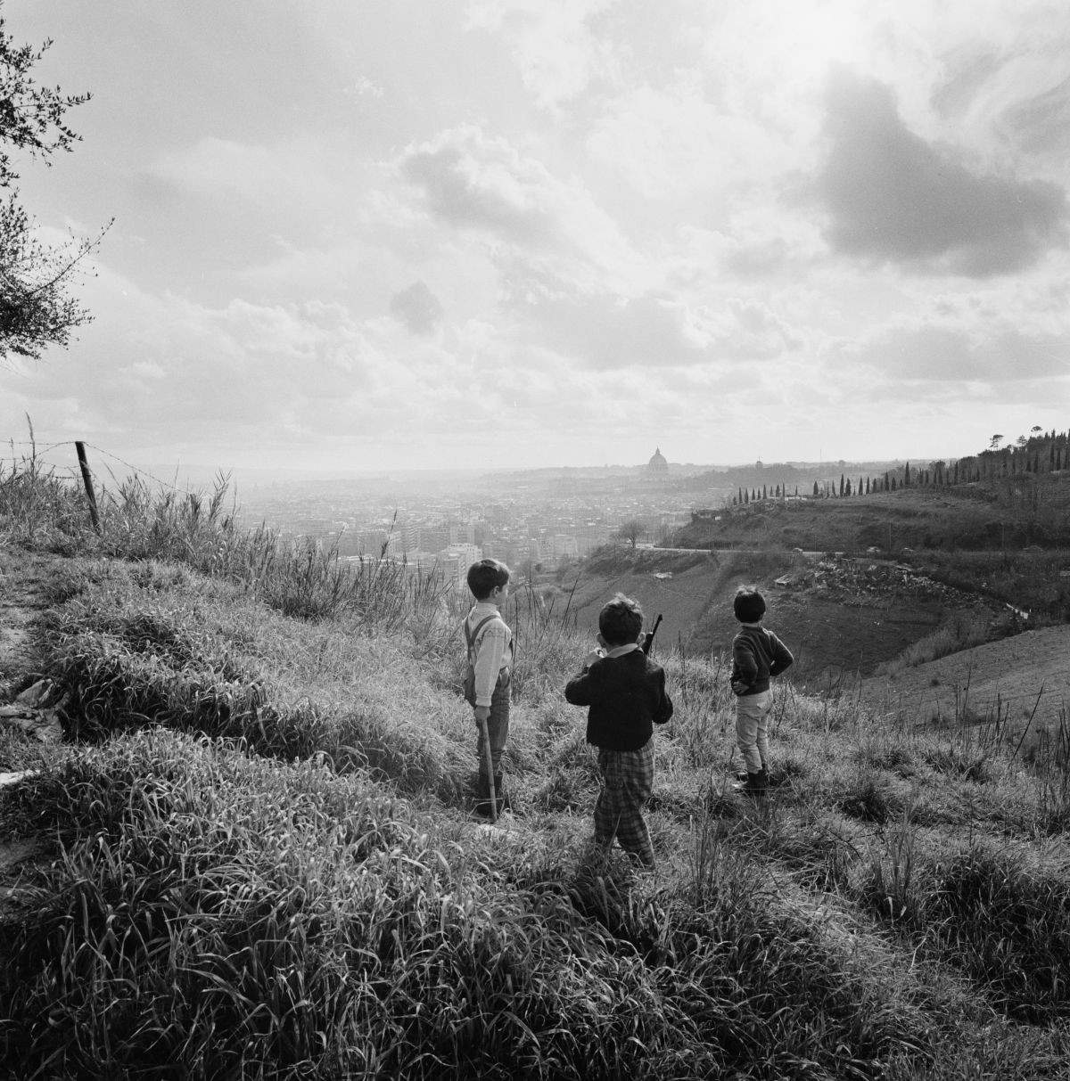 Paolo Di Paolo, I Piccoli Guerrieri di Monte Mario (1954, Roma) &copy; Archivio Fotografico Paolo Di Paolo