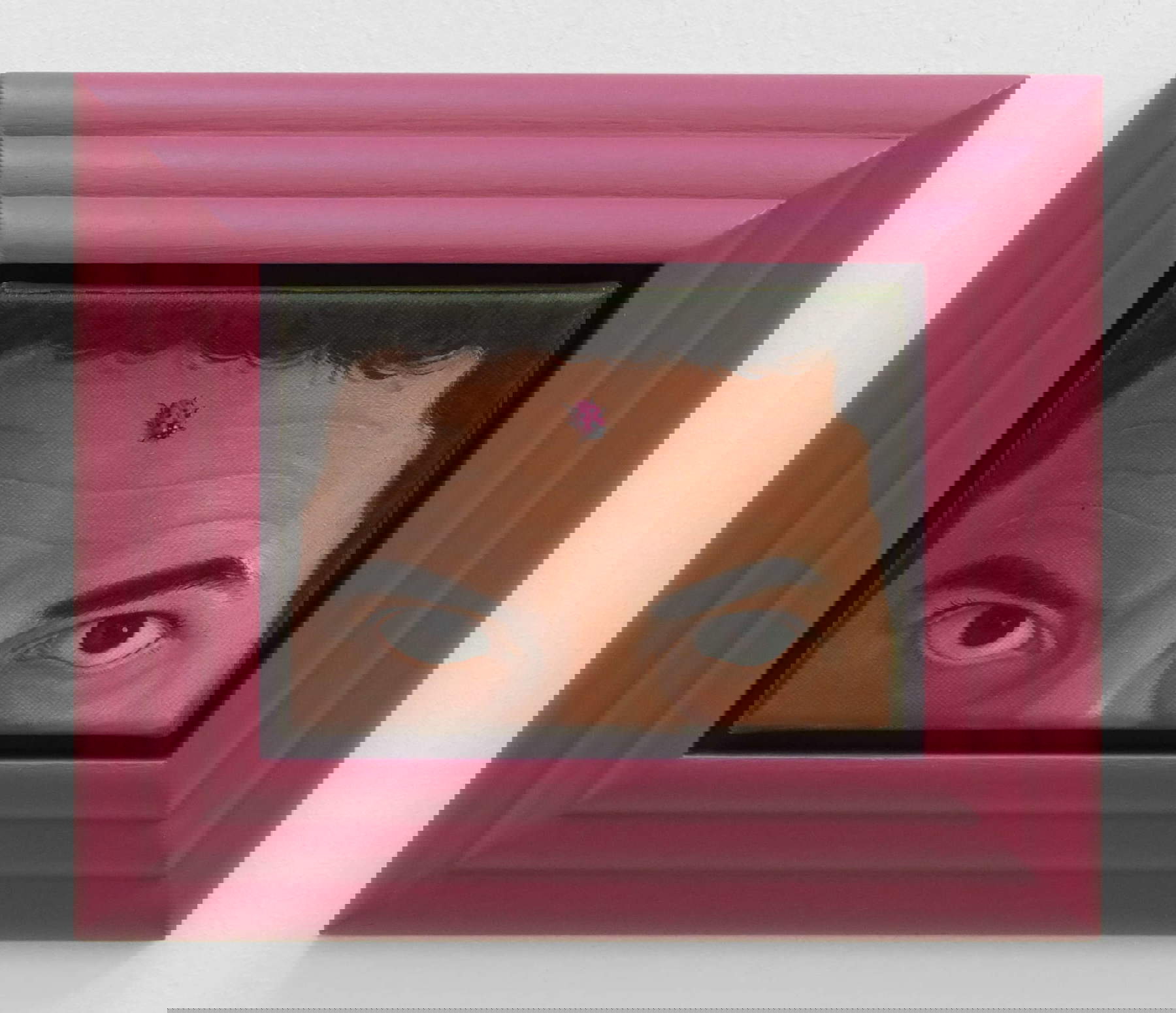 Patrizio Di Massimo, Amuleto (mariquita magenta) (2024; óleo sobre lino, 18 x 13 cm). Cortesía del artista y Giò Marconi. Patrizio Di Massimo, Amuleto (mariquita magenta) (2024; óleo sobre lino, 18 x 13 cm). Cortesía del artista y Giò Marconi.