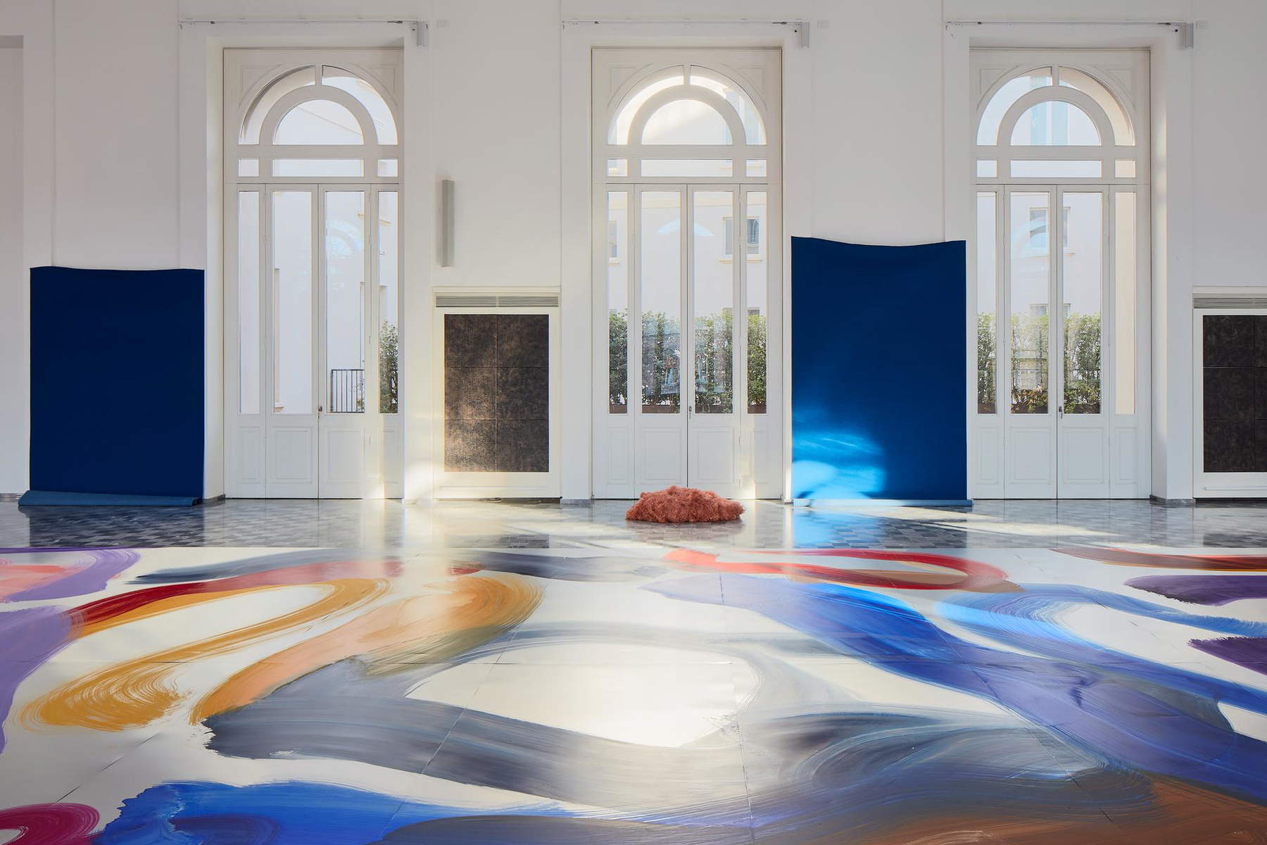 Peggy Franck, In einem nackten Raum. Palazzo De' Toschi | Sala Convegni Banca di Bologna. Foto: Carlo Favero Peggy Franck, In einem nackten Raum. Palazzo De' Toschi | Sala Convegni Banca di Bologna. Foto: Carlo Favero