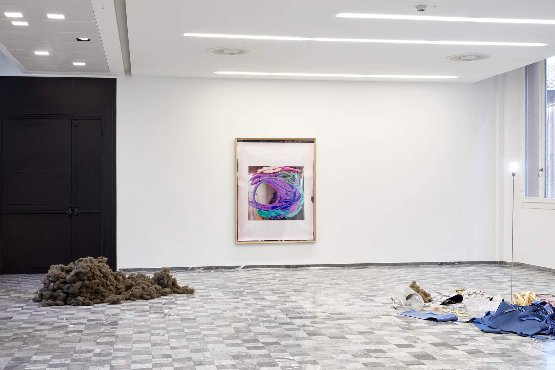 Peggy Franck, In einem nackten Raum. Palazzo De' Toschi | Sala Convegni Banca di Bologna. Foto: Carlo Favero Peggy Franck, In einem nackten Raum. Palazzo De' Toschi | Sala Convegni Banca di Bologna. Foto: Carlo Favero