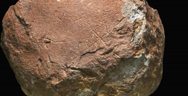 Mehr als 200.000 Jahre alter gravierter Stein in Spanien entdeckt