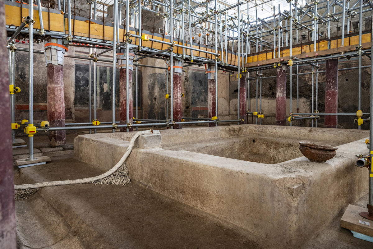 Pompéi, découverte d'un grand complexe de bains privés attenant à une salle de banquet