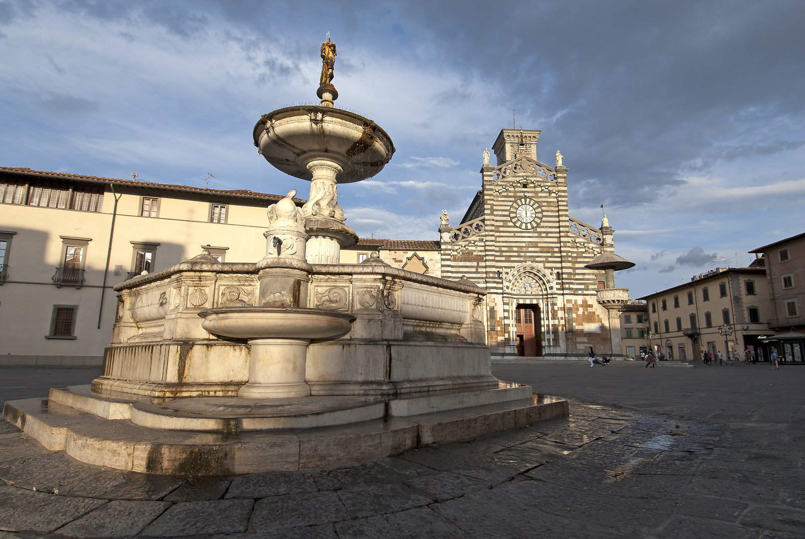 Duomo y Fuente de los Patos. Foto: Andrea Biancalani / Ayuntamiento de Prato