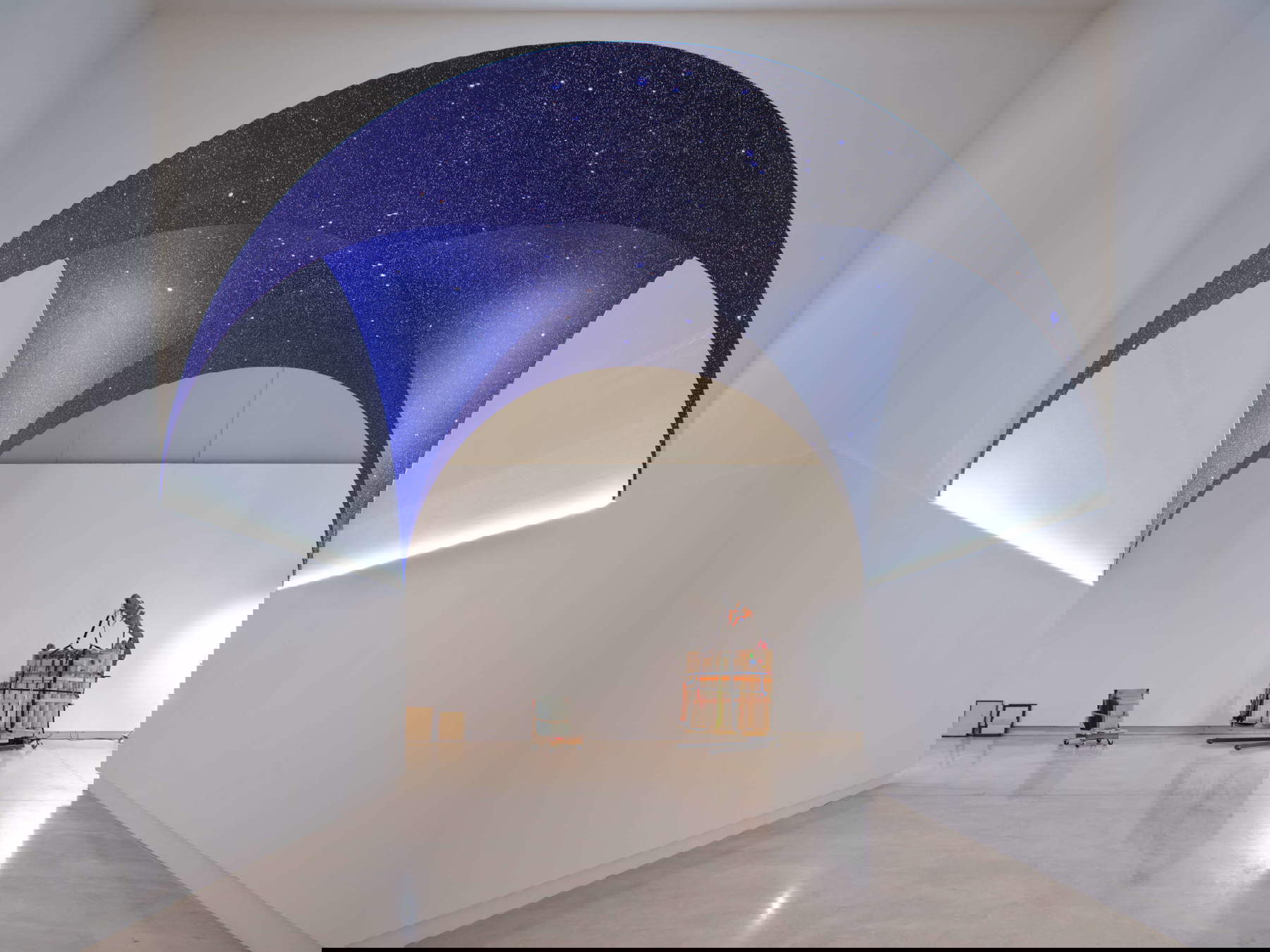 Puesta en escena de la Quadriennale di Roma 2025 - Fantastica. Foto: Agostino Osio / Alto Piano