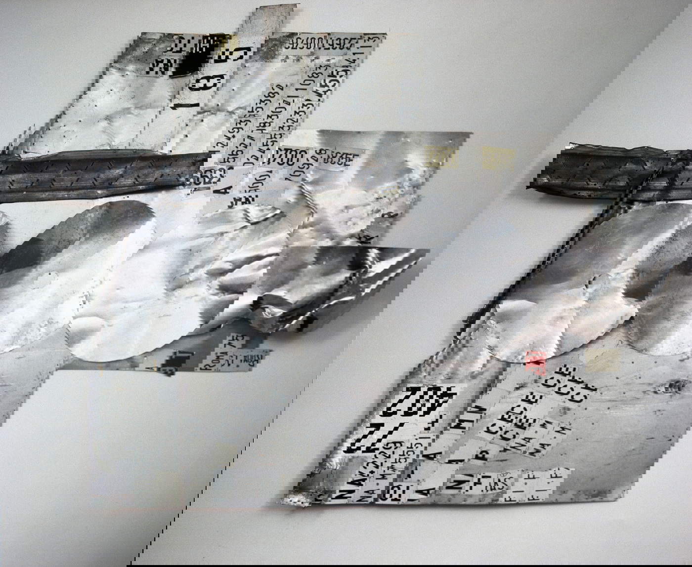 Milano, alle Gallerie d'Italia esposto l’intero nucleo di opere di Rauschenberg della collezione Agrati