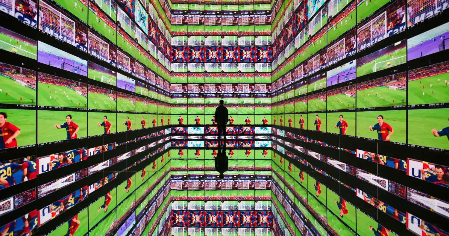 Kunst und Fußball: Nachbildung von Messis Lieblingstor für 1,87 Millionen Dollar verkauft