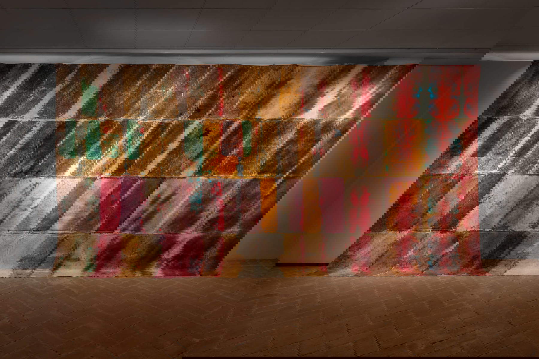 Renata Boero, Floración 1 (1990-2000; colores vegetales y técnica mixta sobre lienzo, 560x298 cm)