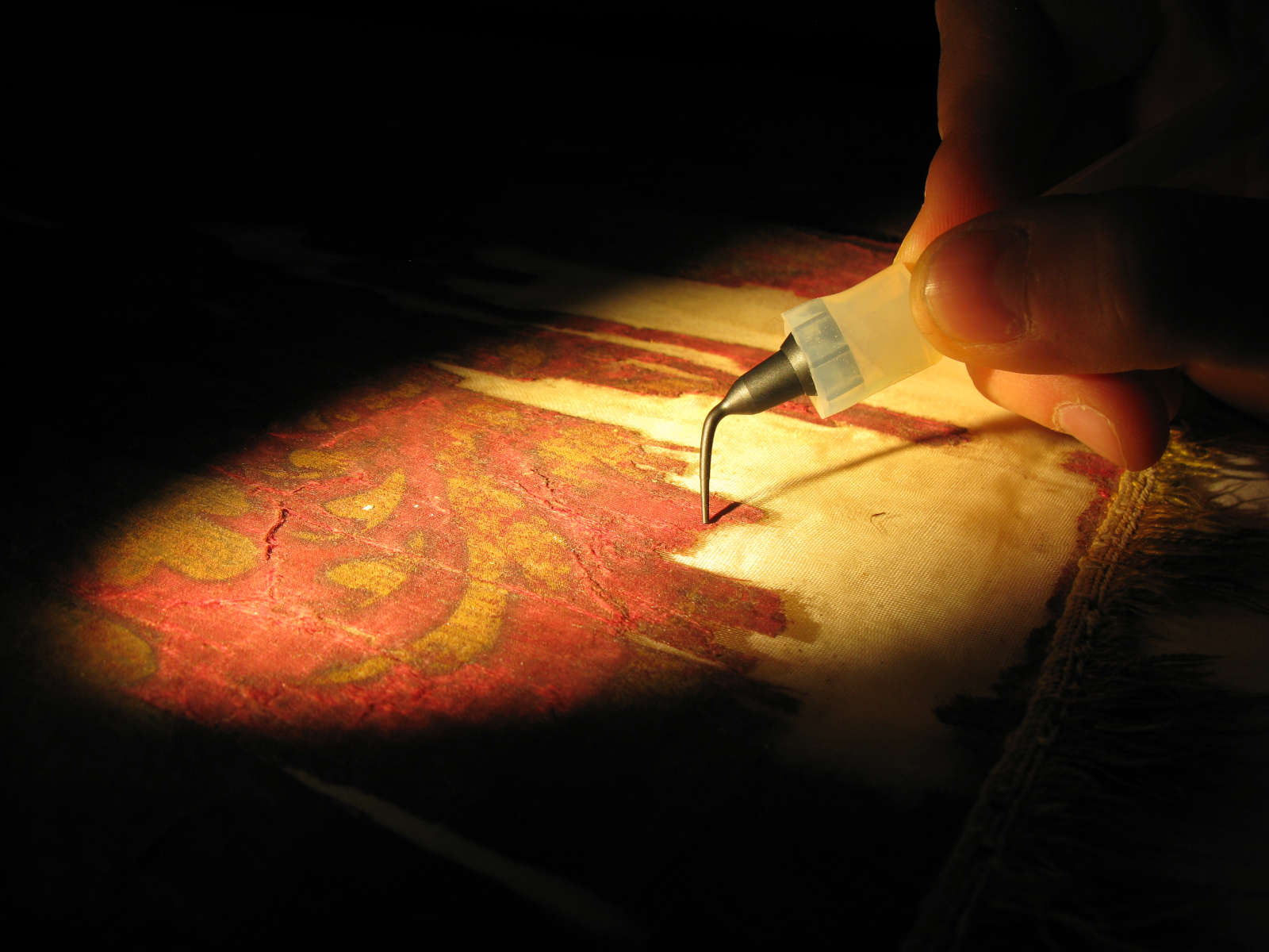 Élimination physique des dépôts incohérents dans des zones particulières de l'ouvrage par microaspiration