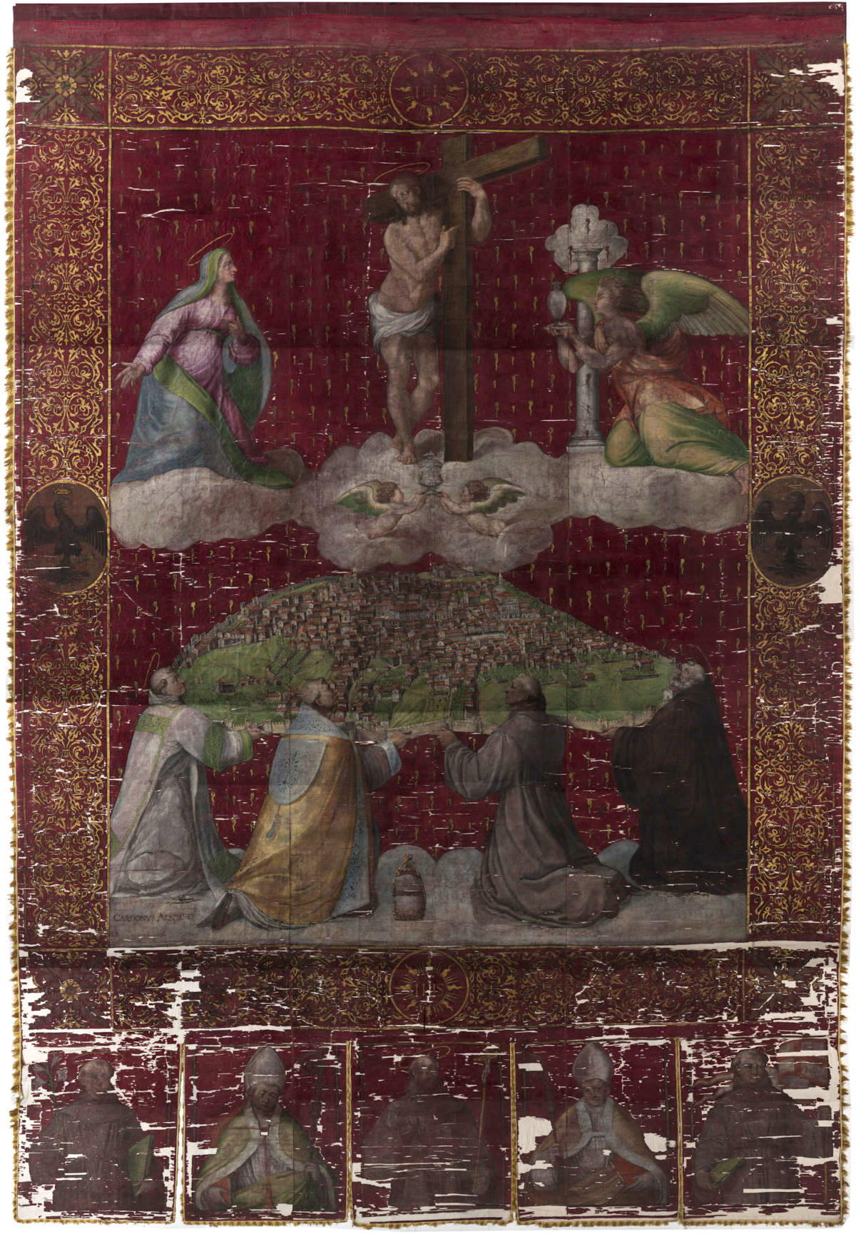 Le Gonfalone sans couverture de restauration : de nombreuses lacunes sont clairement visibles