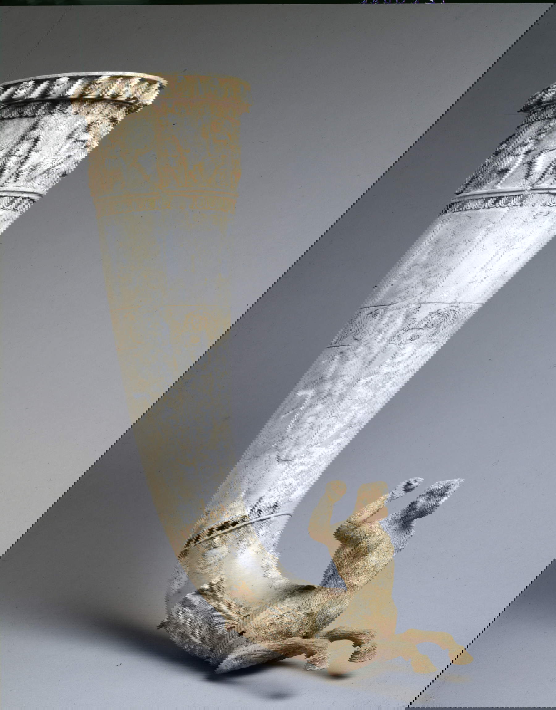 Rhyton (siglo II a.C. - Siglo I d.C.; Museo Estatal del Centro Cultural Estatal de Turkmenistán)