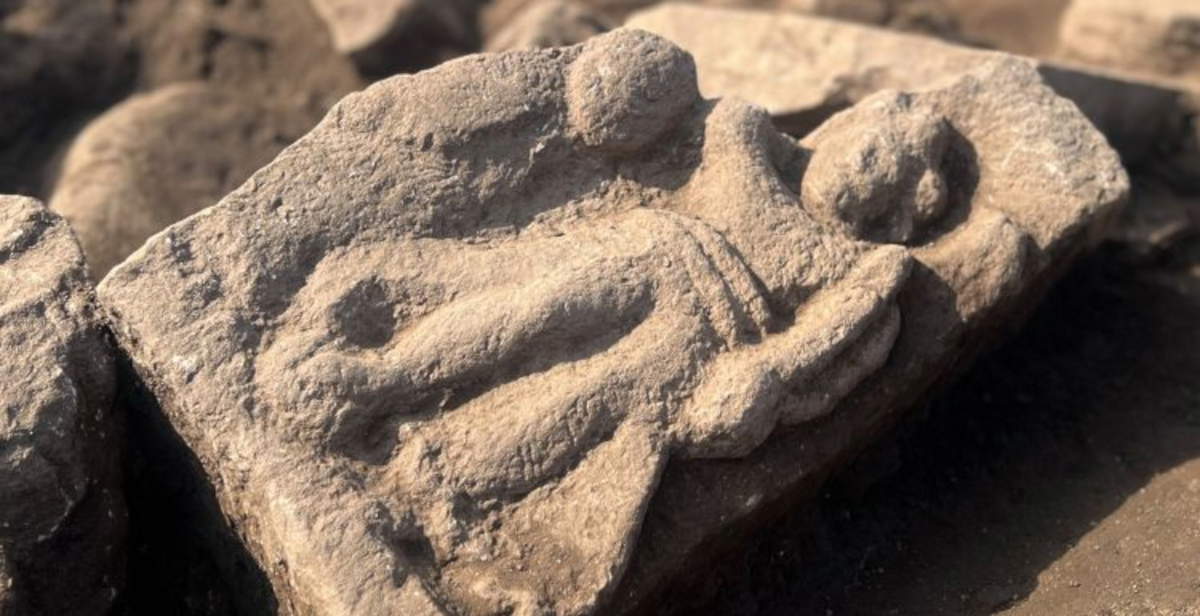 England, entdecken zwei Amateurarchäologen ein wichtiges römisches Relief