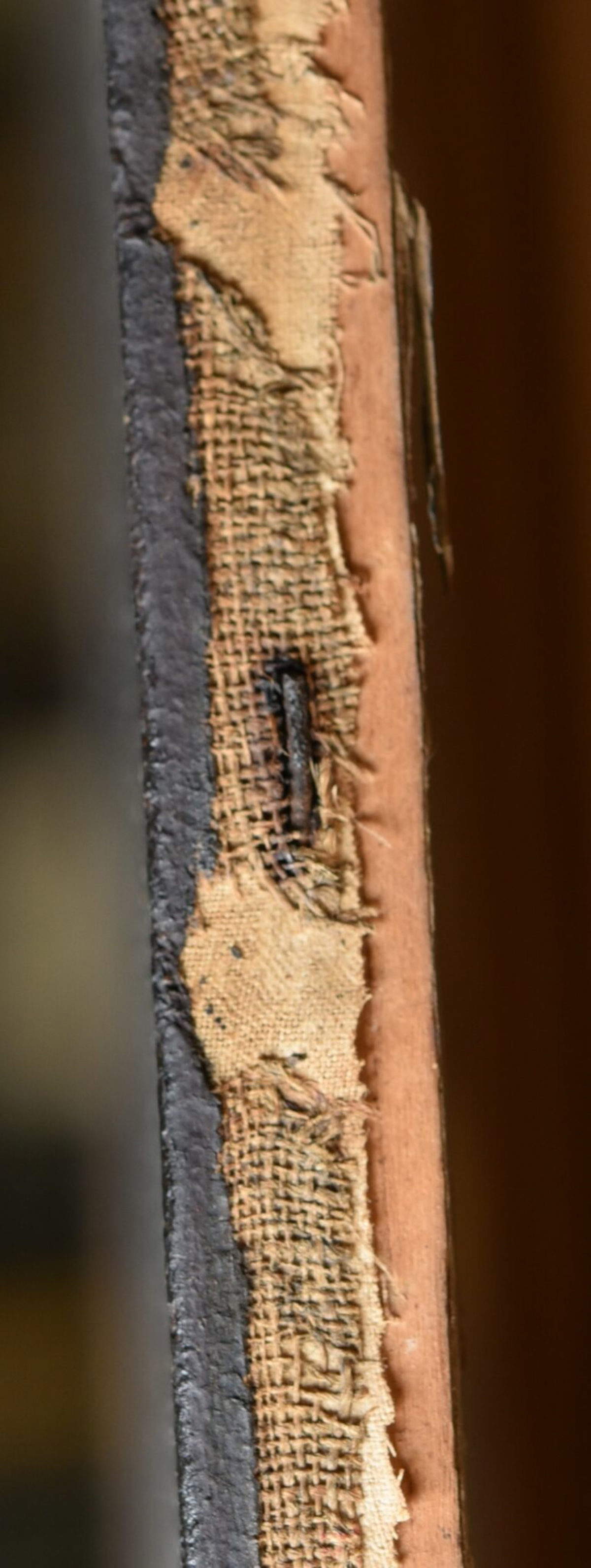 La différence de texture entre la toile originale et la toile de support. Photo : Fondation Phoebus