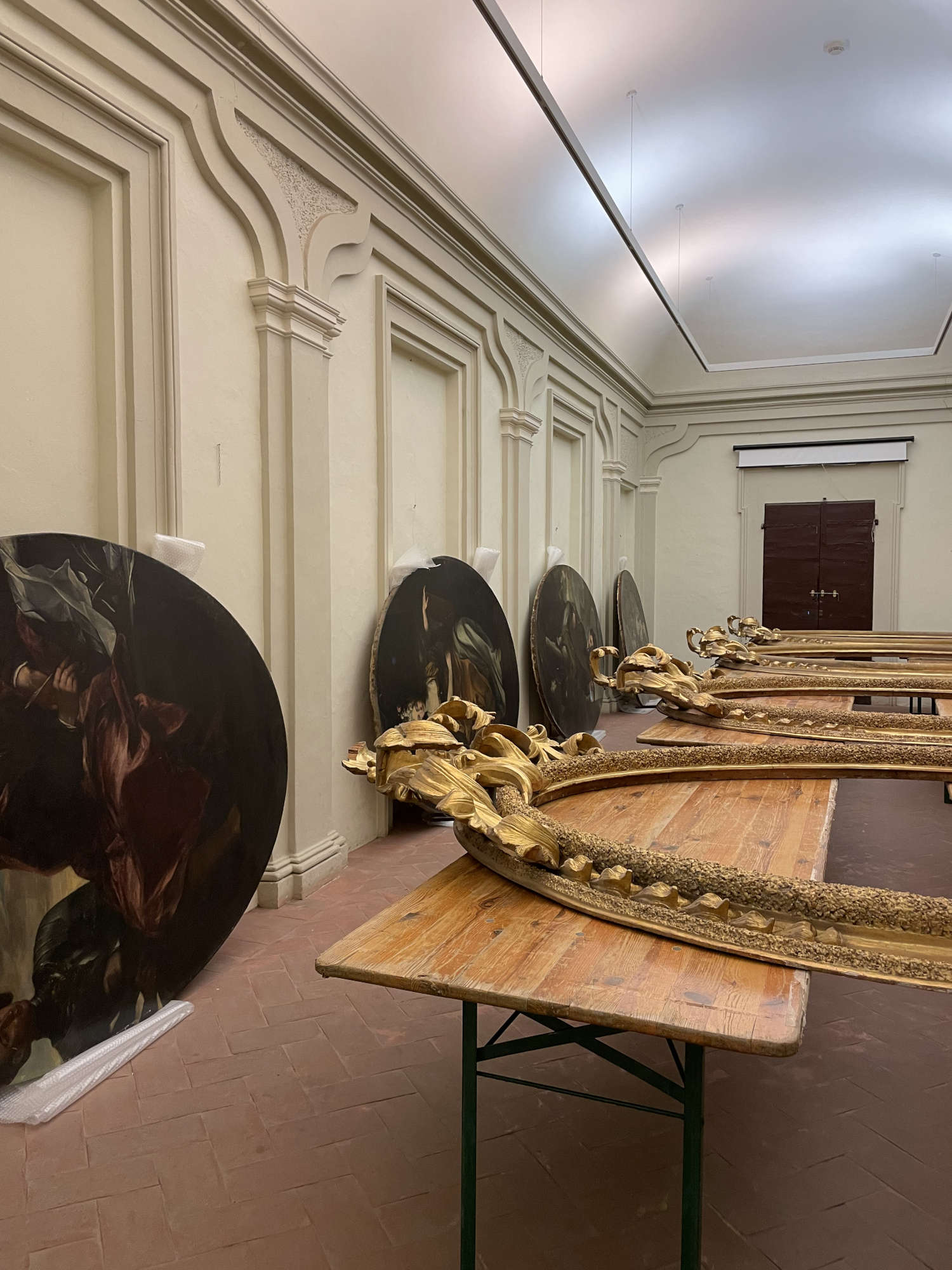 Restauro in corso del ciclo dei grandi ritratti della famiglia Malvezzi, Museo Rocca di Dozza Restauro in corso del ciclo dei grandi ritratti della famiglia Malvezzi, Museo Rocca di Dozza