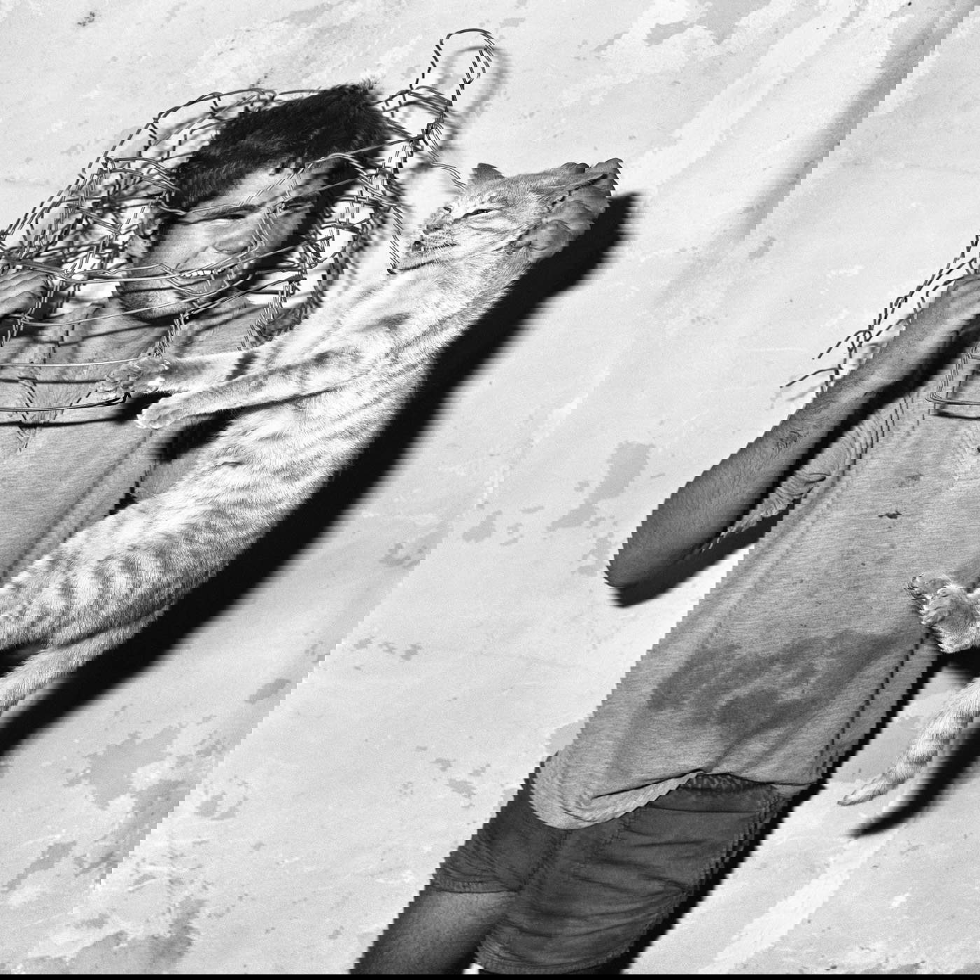 Roger Ballen, Cat catcher (1998)