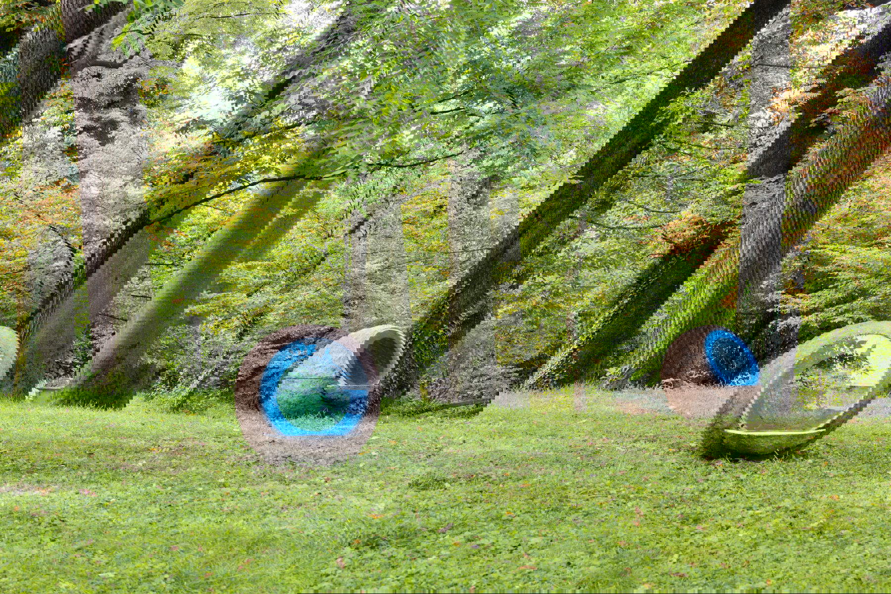 Sara Enrico, Furla Series - Under the Sun, Beyond the Skin - Veduta dell&rsquo;installazione della mostra promossa da Fondazione Furla e GAM&nbsp;&ndash;Galleria d&rsquo;Arte&nbsp;Moderna di Milano (2025) Foto: Andrea Rossetti. Su concessione di Fondazione Furla