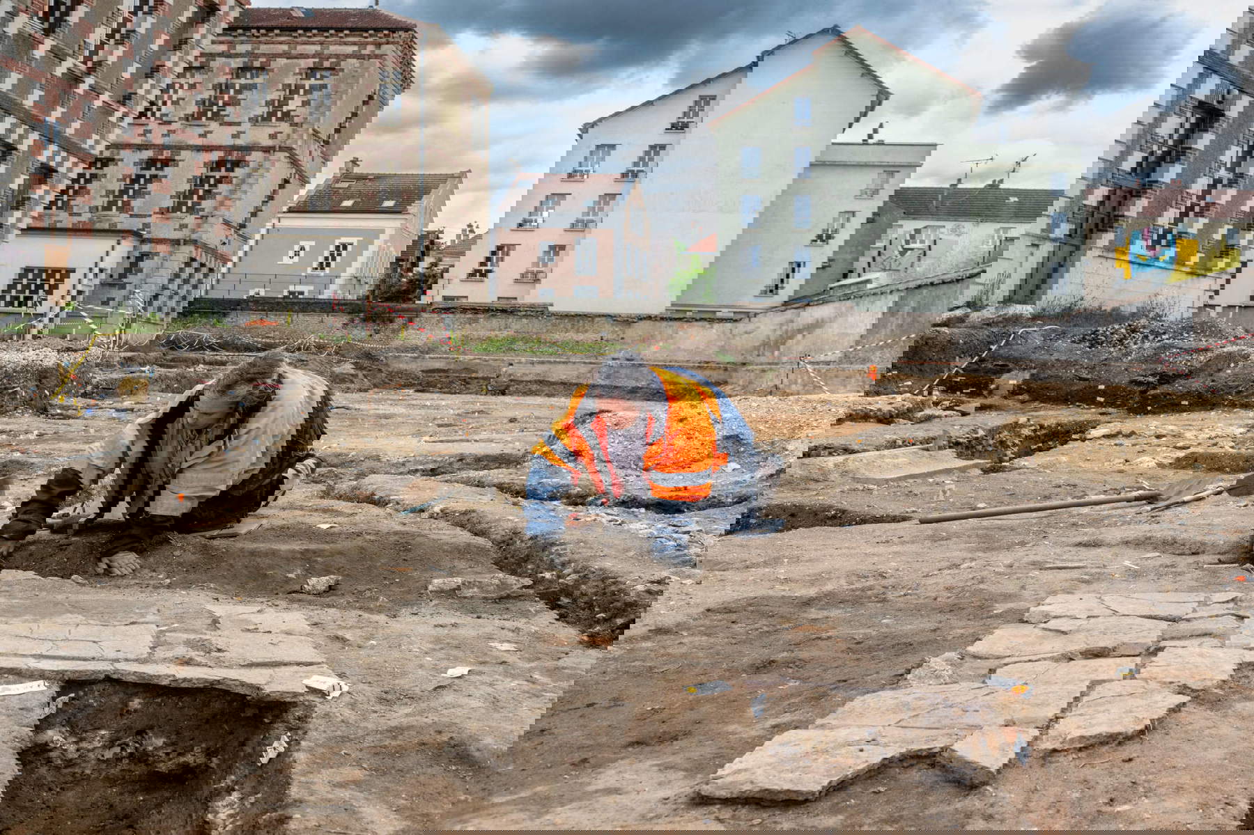 Struttura di combustione quadrangolare formata da tegole piatte &copy; Hamid AZMOUN, Inrap