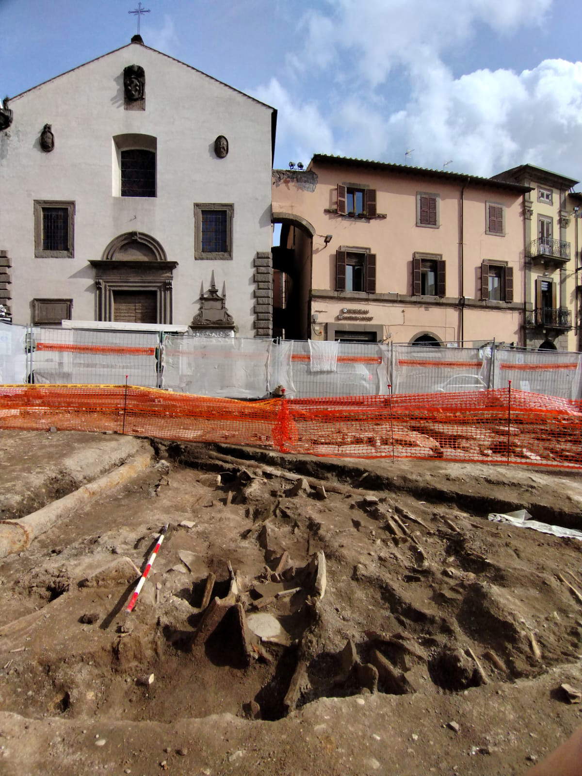 Viterbe, fouilles sur la Piazza del Plebiscito