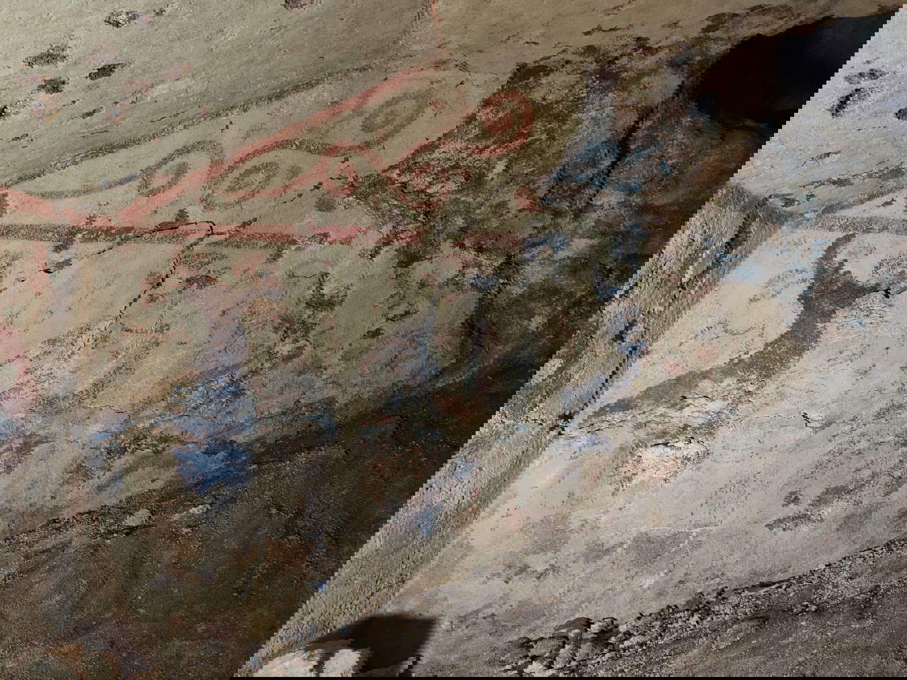 Tomb at the time of discovery - back wall Tomb at the time of discovery - back wall