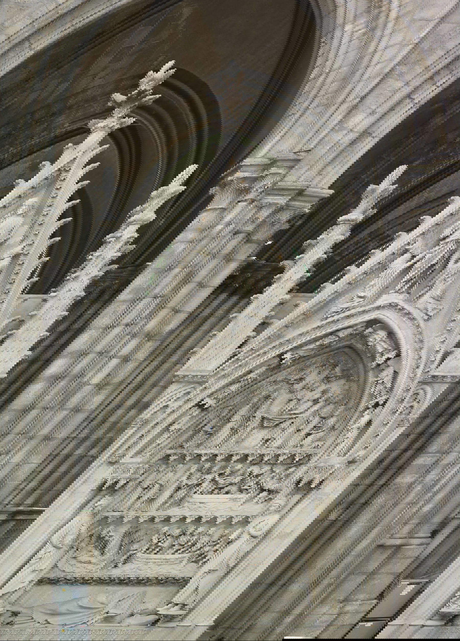 Paris, Basilique de Saint-Denis, Monument funéraire de Dagobert Ier. Photo : Wikimedia - NateBergin