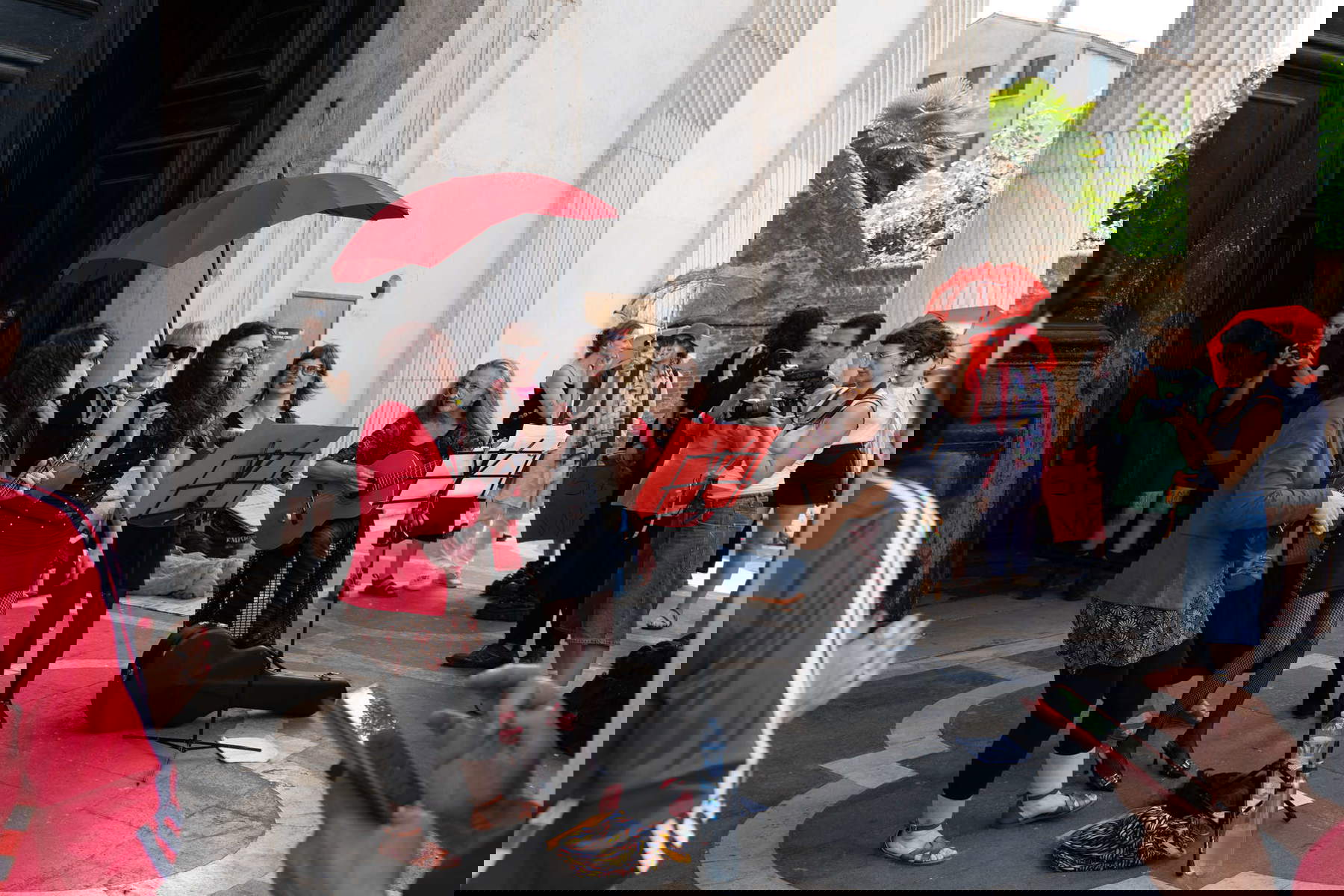 Le lavoratrici del sesso occupano la chiesa di San Nicola da Tolentino