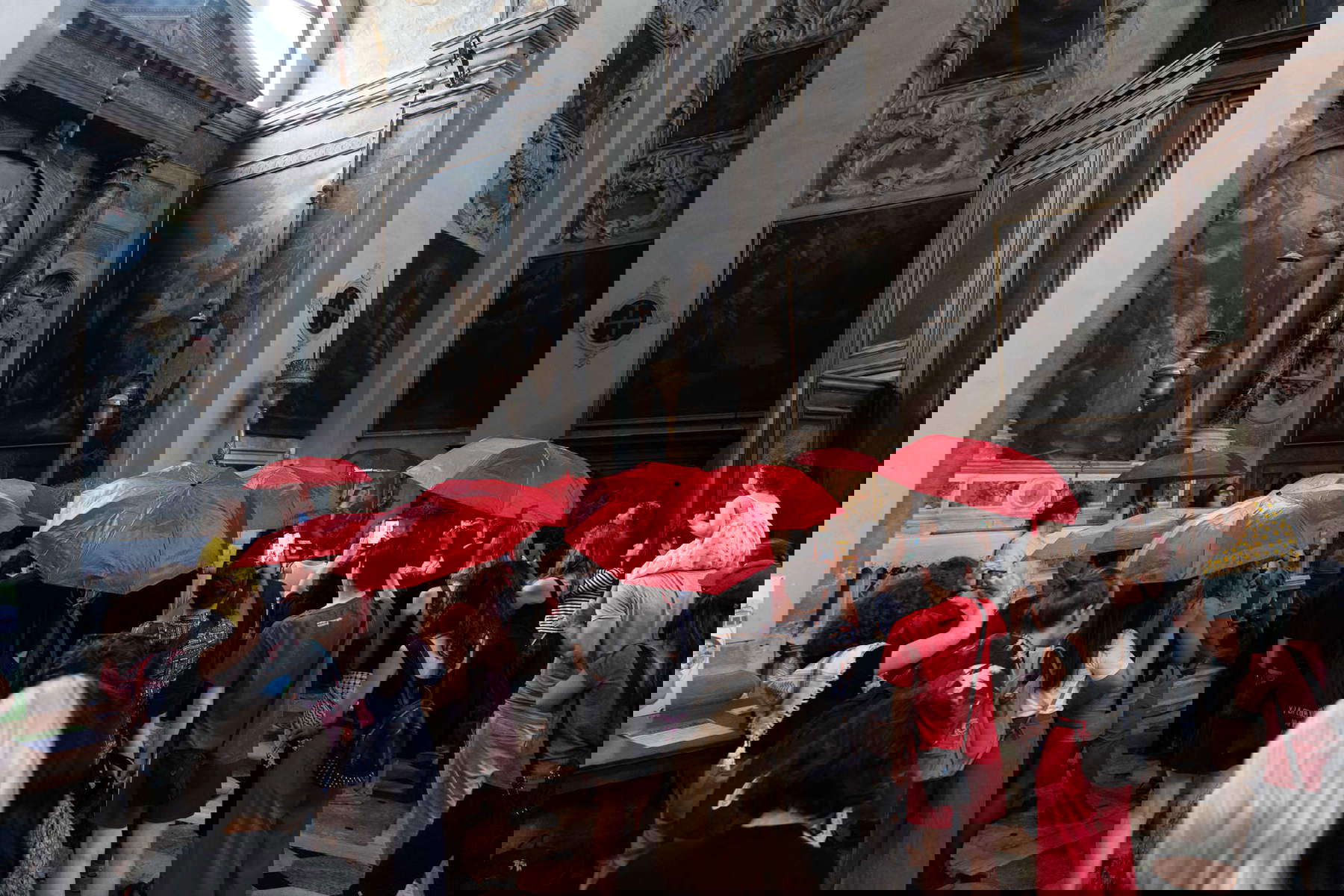 Venice, prostitutes occupy Tolentini church for flash-mob. Patriarchate protests