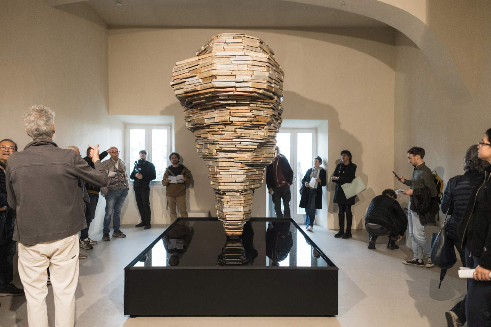 Shape. Cercando la forma, il lavoro site-specific e context-specific di Eugenio Tibaldi