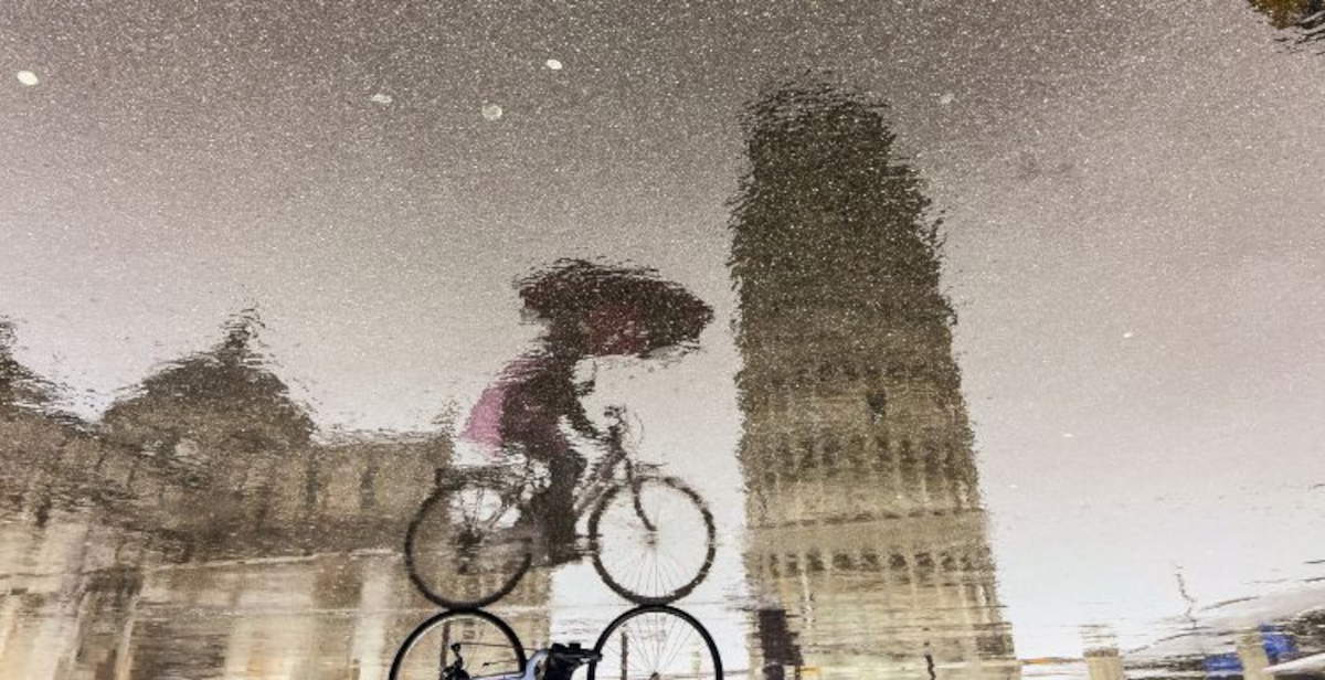 Réflexions entre les échafaudages : installation de Sonia Marrese sur la Piazza del Duomo à Pise
