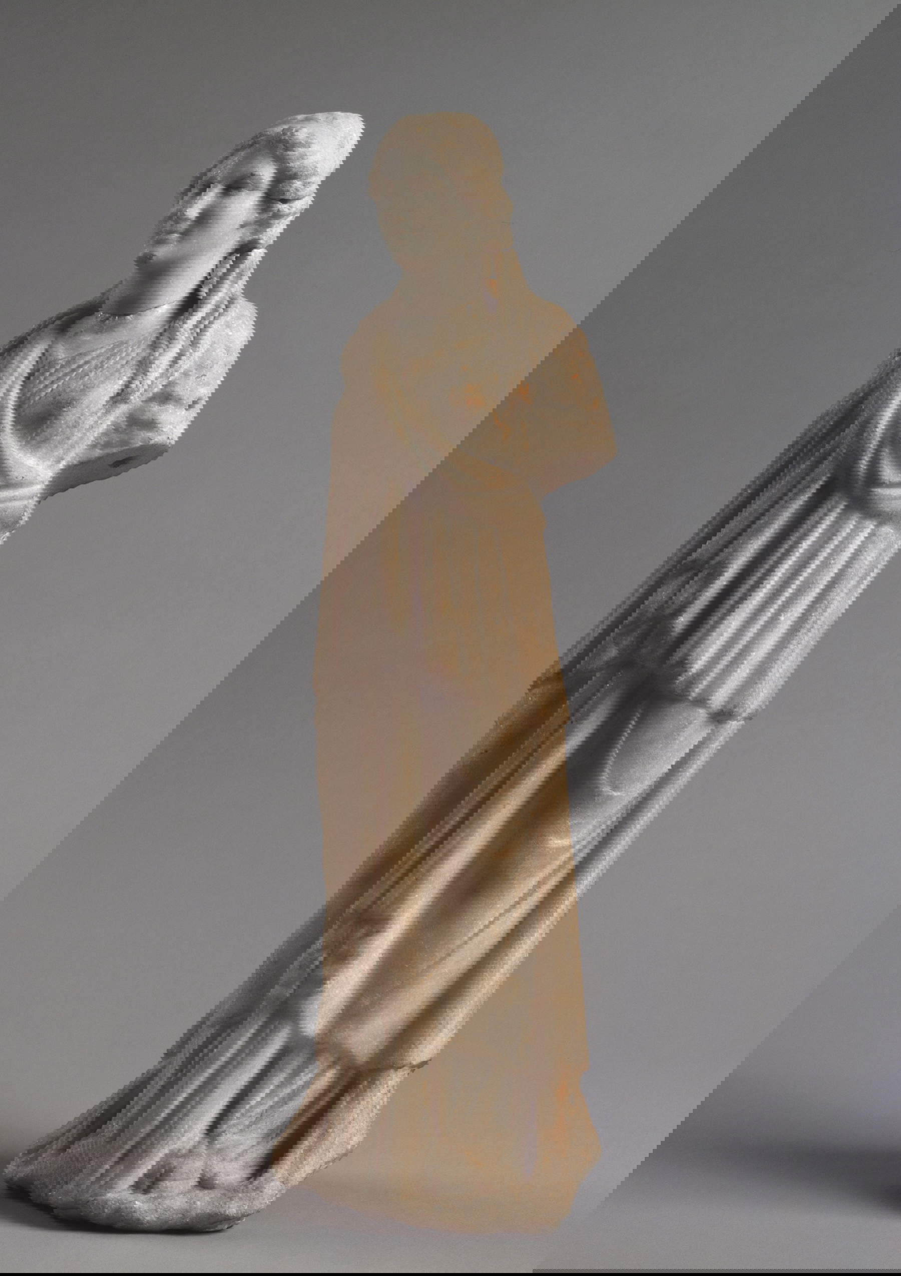 Estatua de Hekate (siglos II-I a.C.; Museo Estatal del Centro Cultural Estatal de Turkmenistán)