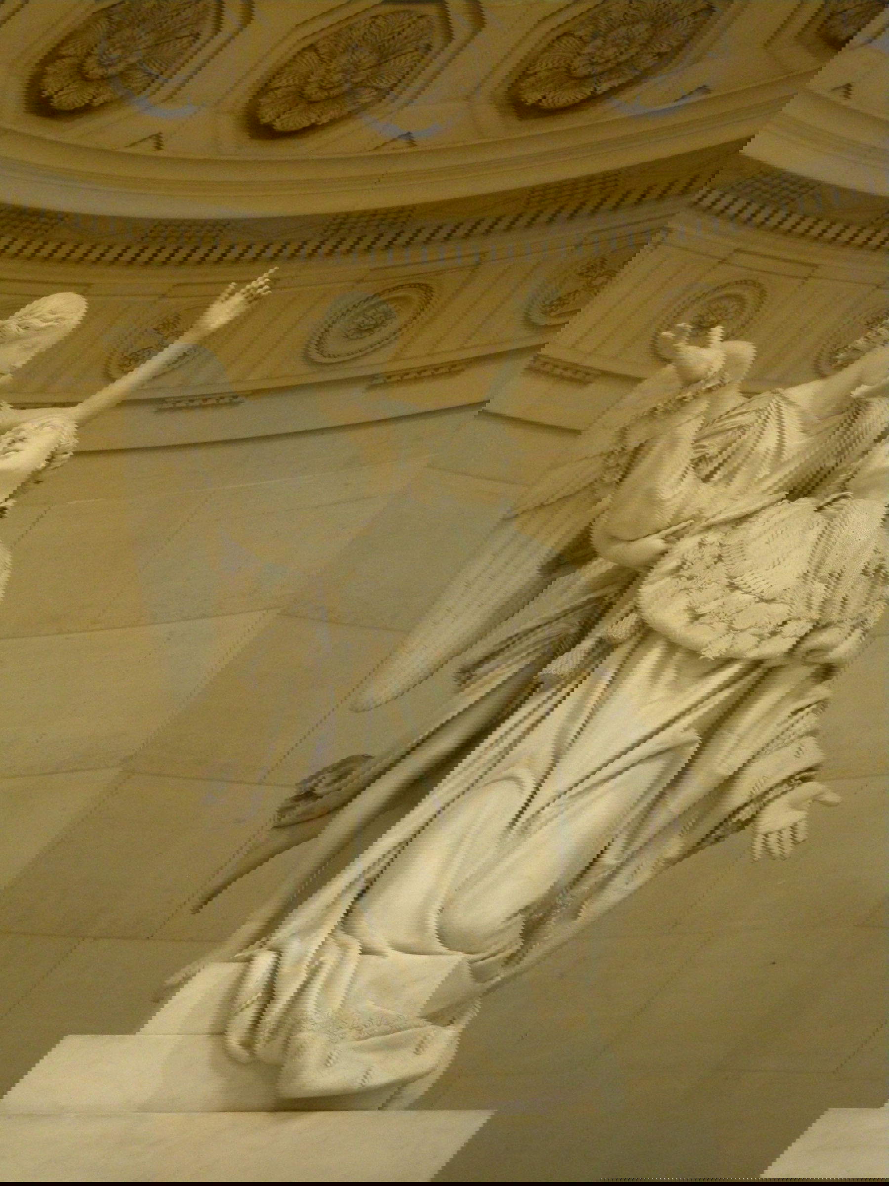 Fran&ccedil;ois - Joseph Bosio, L'Apothéose de Louis XVI (1834 ; marbre ; Paris, Chapelle Expiatoire). Photo : Wikimedia Commons - Couscouschocolat