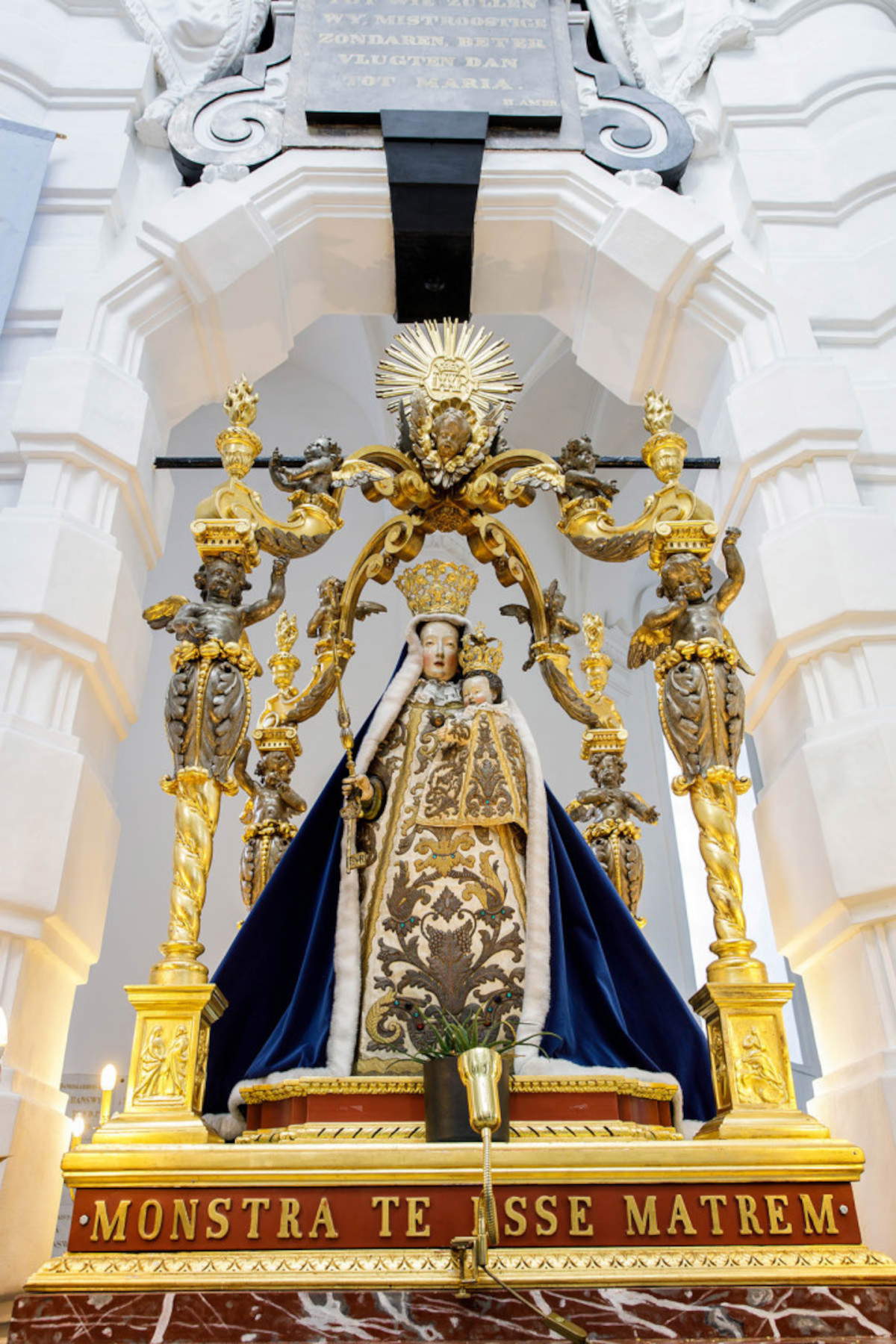 Statua policroma della Madonna della Misericordia di Nostra Signora di Hanswyk. Foto di Sophie Nuytten