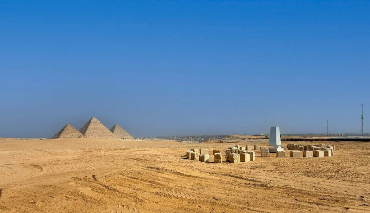 Michelangelo Pistoletto and Cittadellarte's Third Paradise in front of the Giza Pyramids. Photo: Cittadellarte Pistoletto Foundation