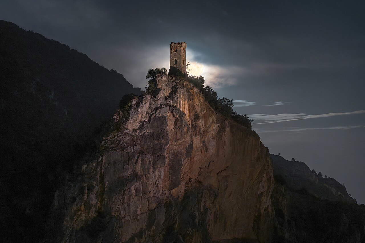 Torre degli Upezzinghi. Foto: Wikimedia/Pamyd85 Torre degli Upezzinghi. Foto: Wikimedia/Pamyd85
