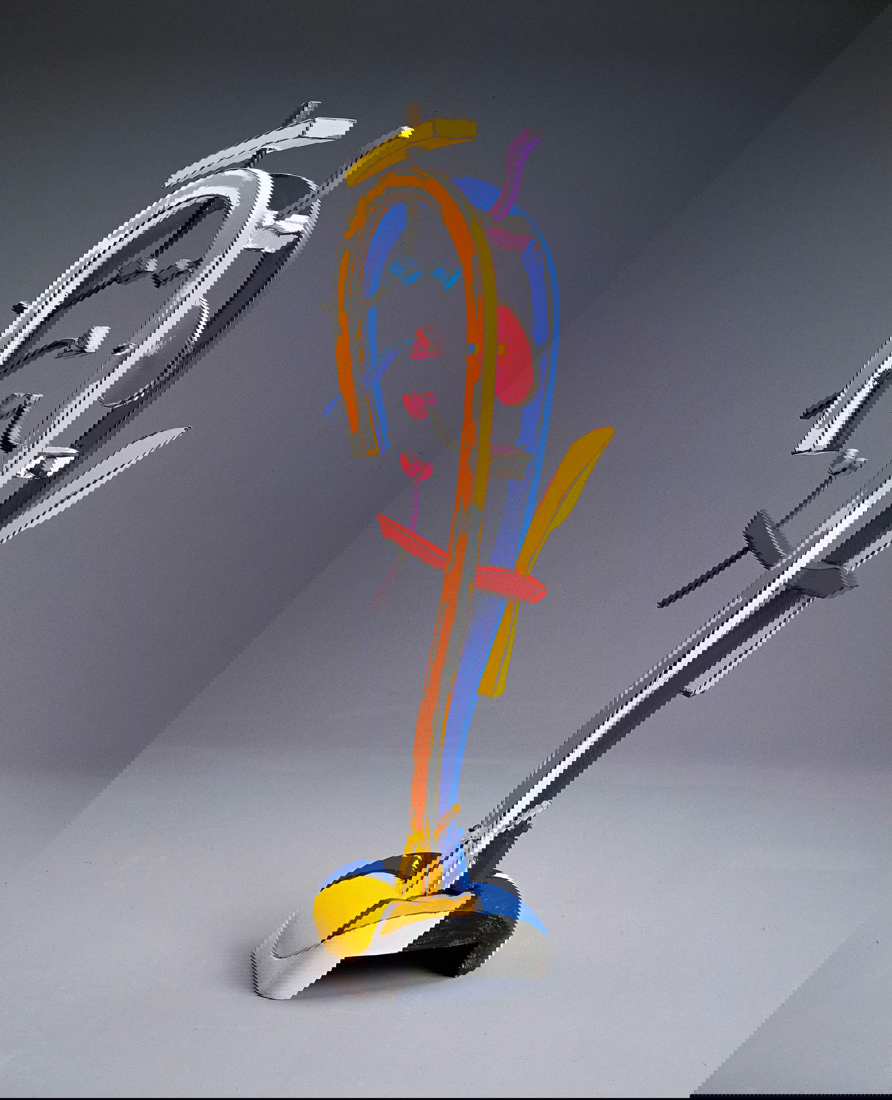 Ugo Nespolo, Frammento Problematico (1989; Acryl auf modelliertem Holz, 193x85 cm) Ugo Nespolo, Frammento Problematico (1989; Acryl auf modelliertem Holz, 193x85 cm)