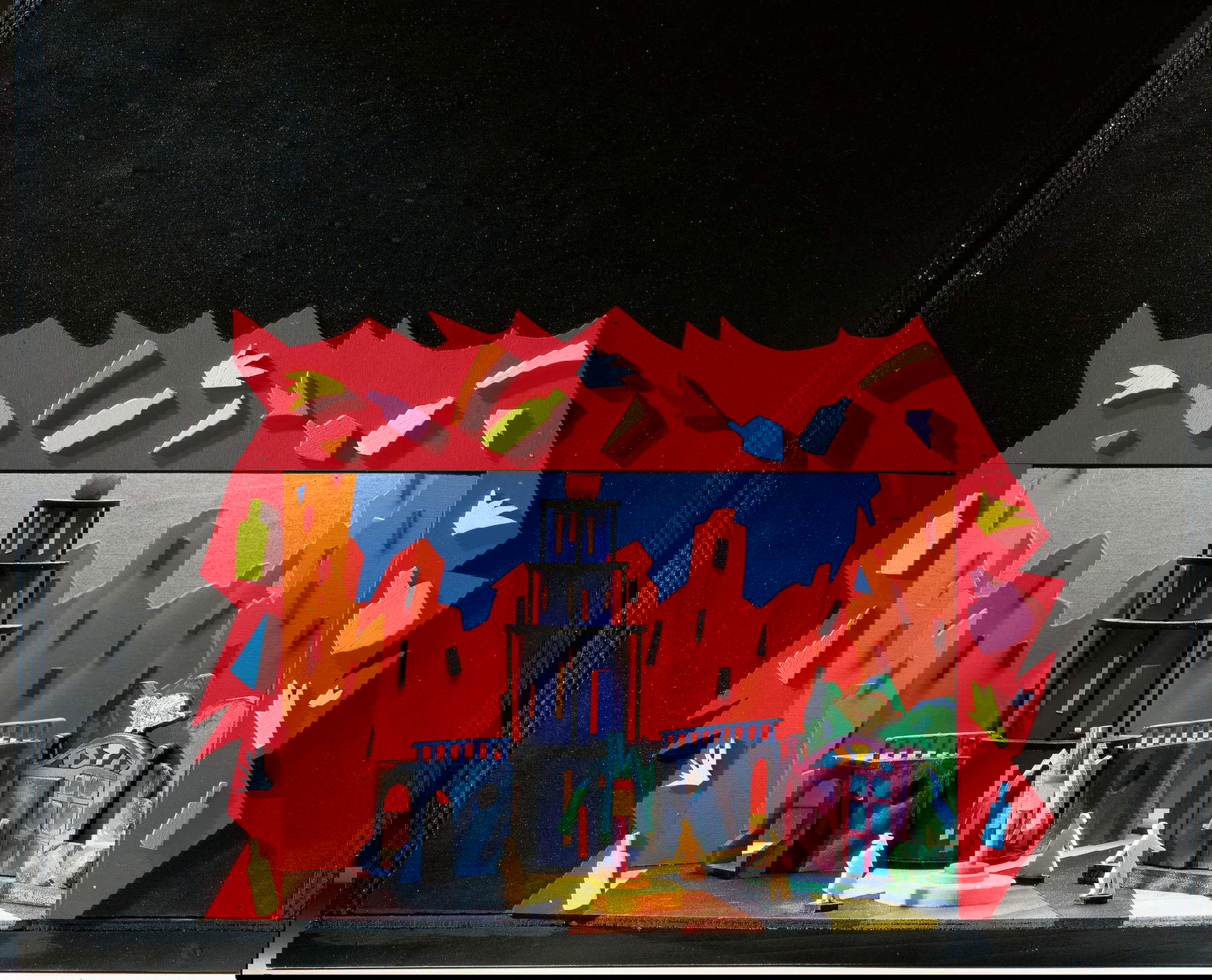 Ugo Nespolo, Gaetano Donizettis L'Elisir d'Amore (1995; Skizze für Bühnenbild, Holzmodell und Acryl, 53x46x60 cm) Ugo Nespolo, Gaetano Donizettis L'Elisir d'Amore (1995; Skizze für Bühnenbild, Holzmodell und Acryl, 53x46x60 cm)