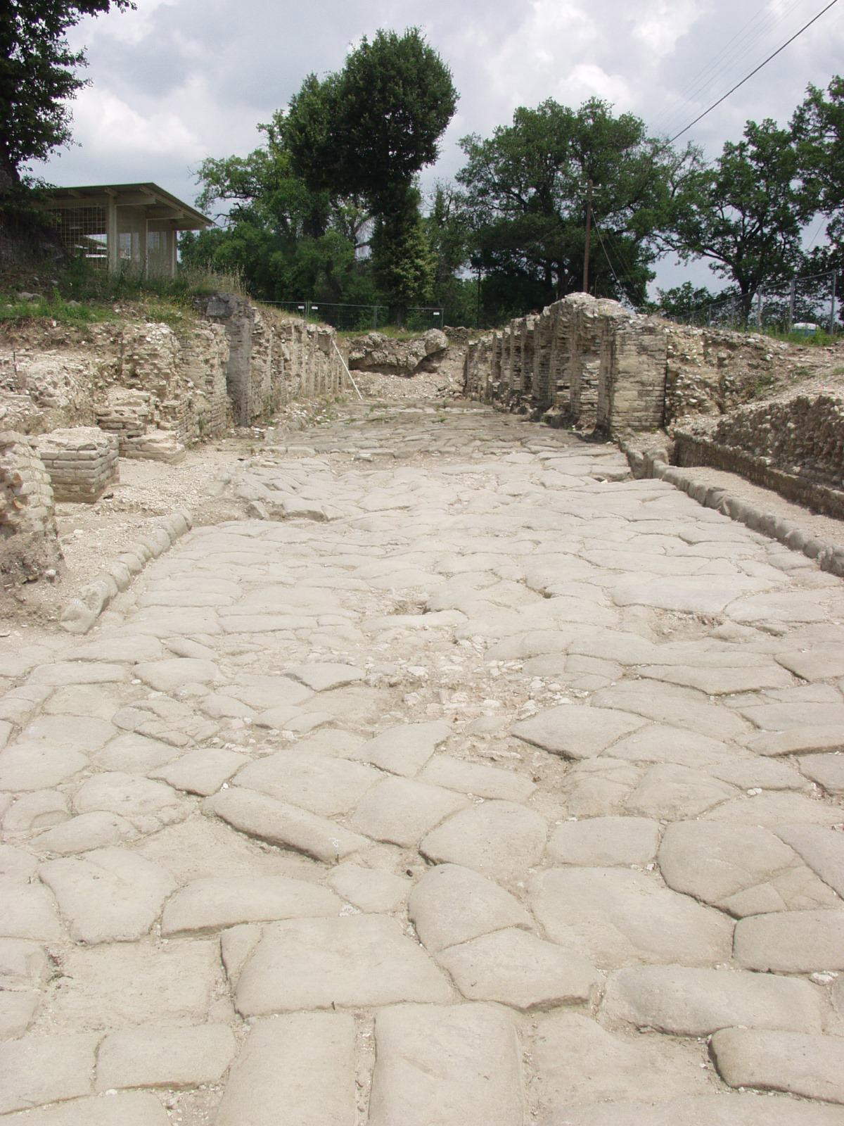 Tratto di strada basolata