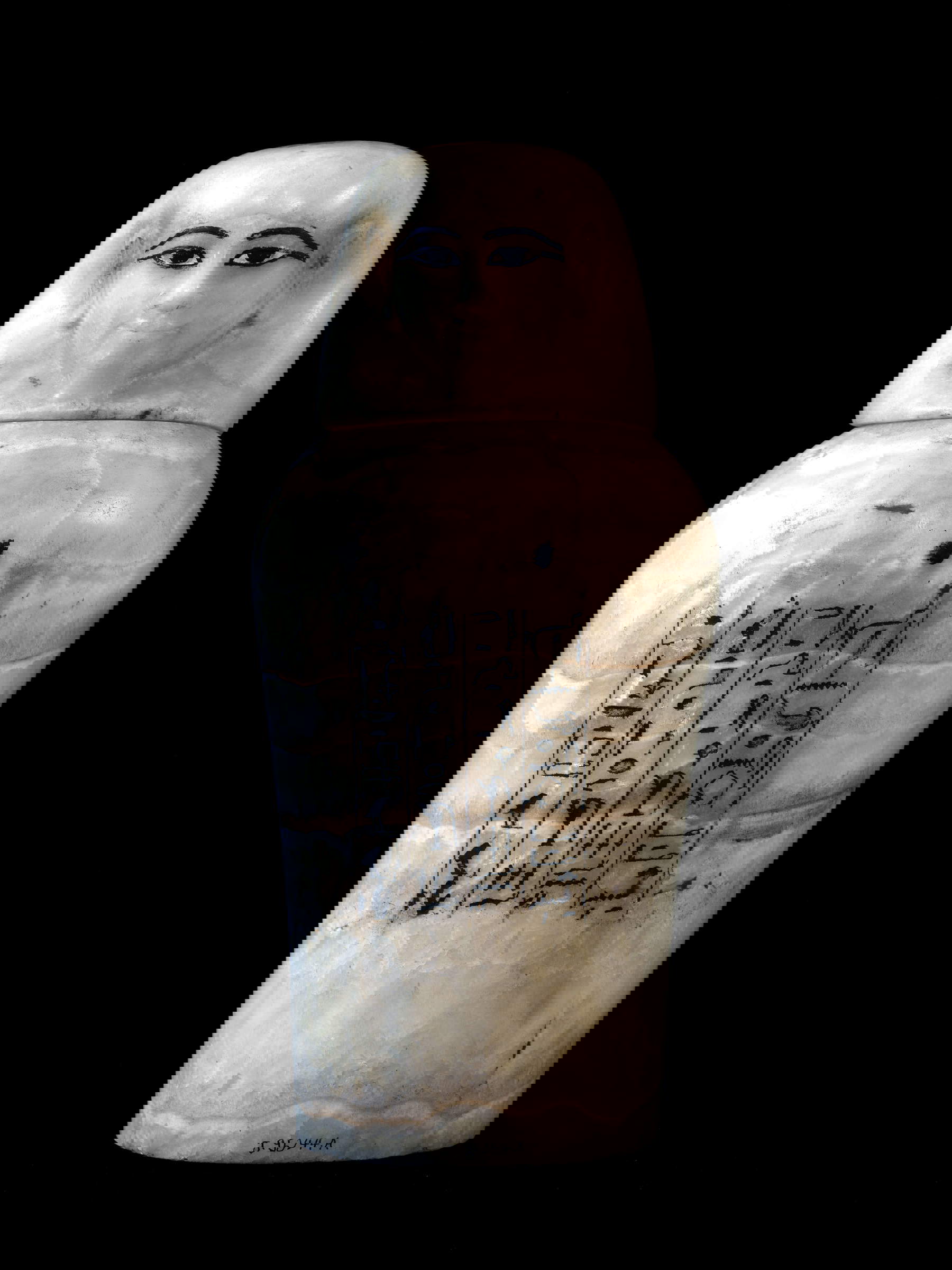 Vaso canopo di Tuya (XVIII dinastia; alabastro; Il Cairo, Museo Egizio). Foto: Massimo Listri