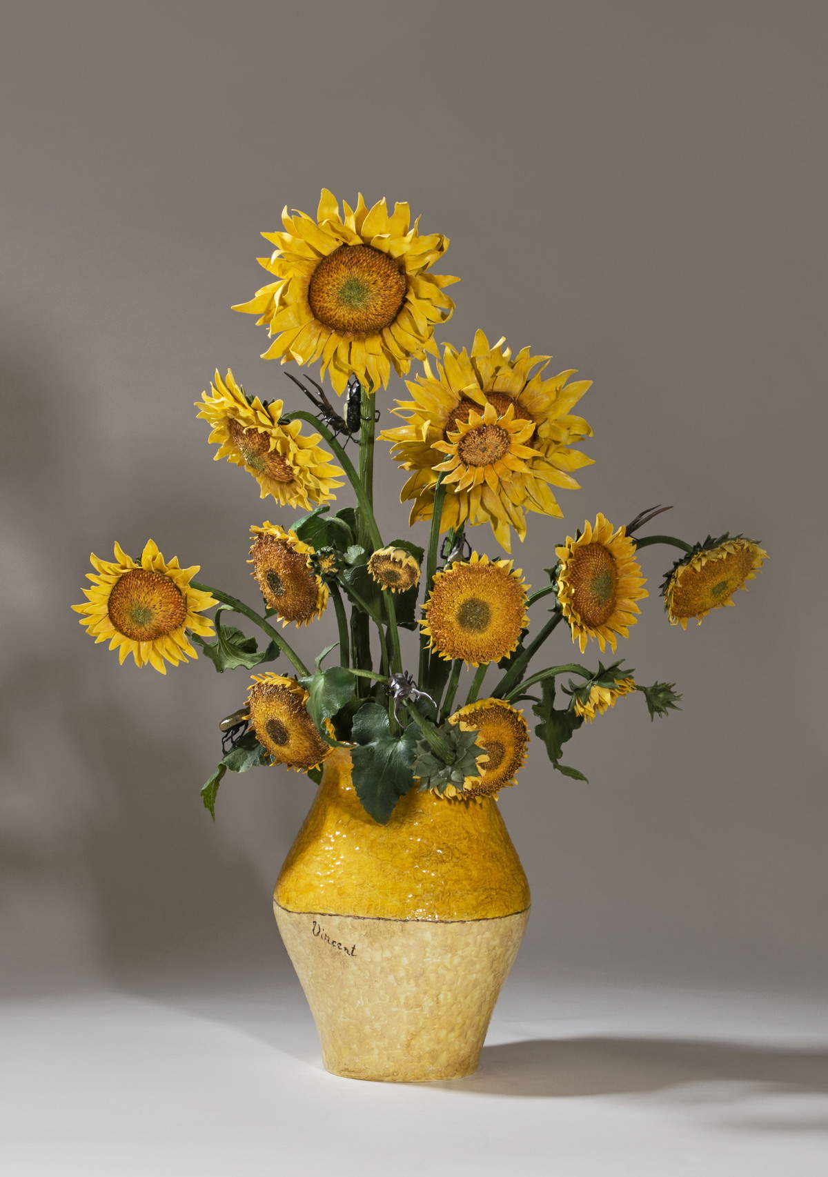 For Van Gogh (2020 ; céramique polychrome, 76 x 66 x 46 cm). Avec l'aimable autorisation de l'artiste. Photo : Nazario Spadoni