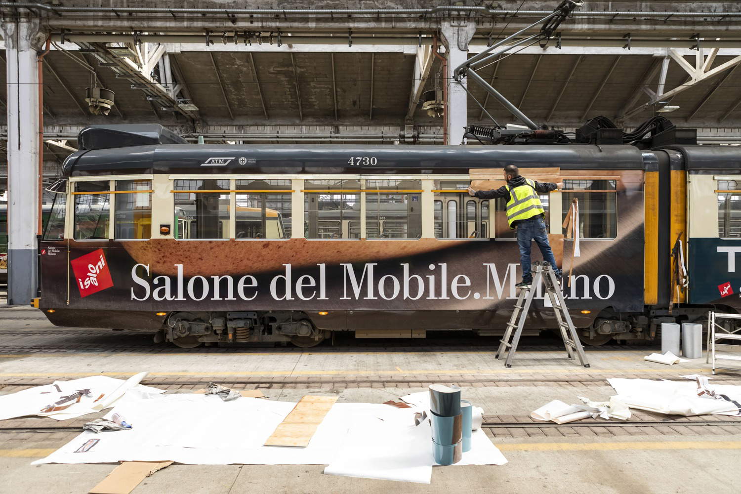 Vestizione Tram Salone del Mobile.Milano 2025. Progetto di Comunicazione Salone del Mobile.Milano 2025, Dentsu Creative Italia Deposito ATM, Milano. ©Andrea Mariani