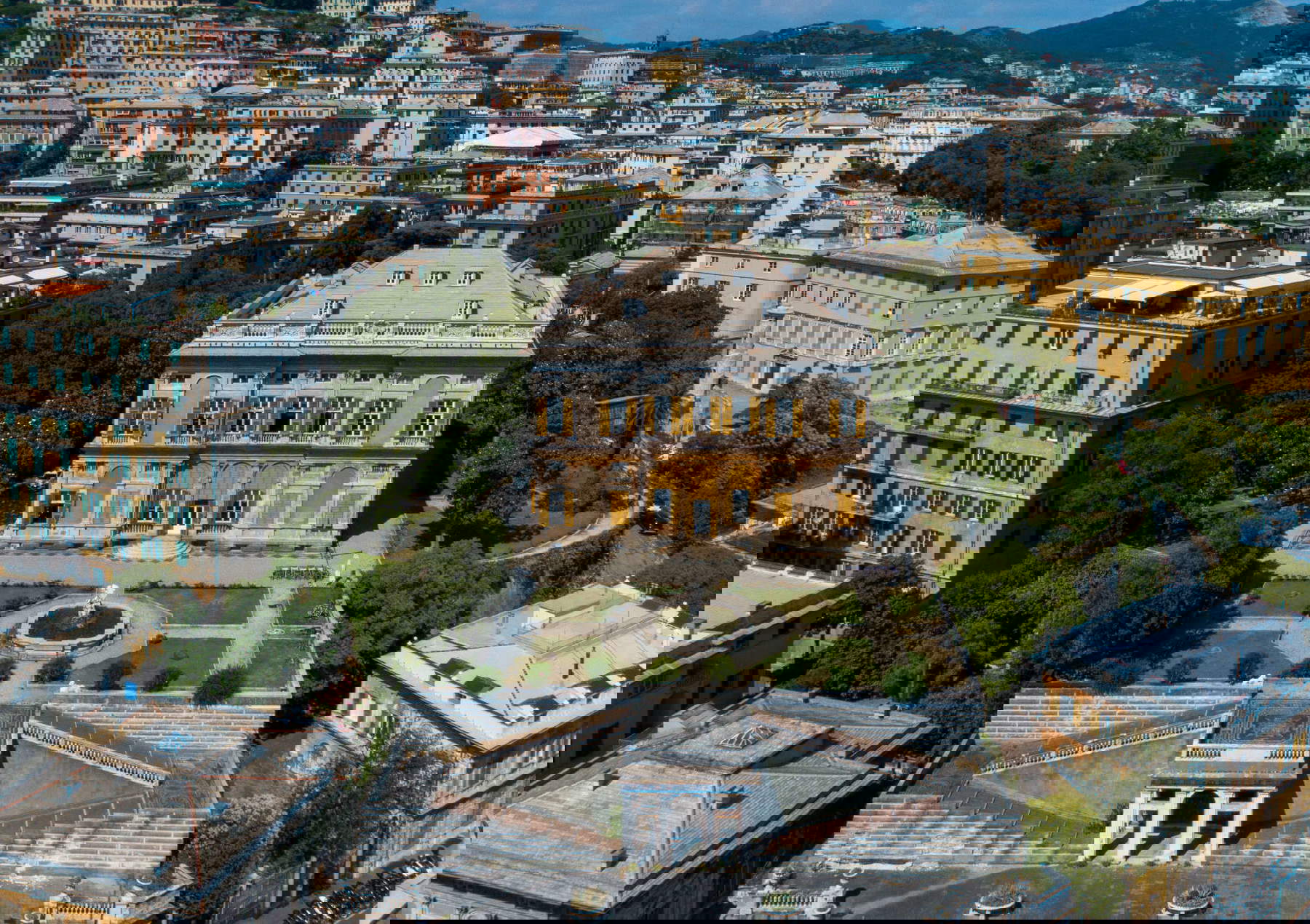 Villa delle Peschiere, extérieur