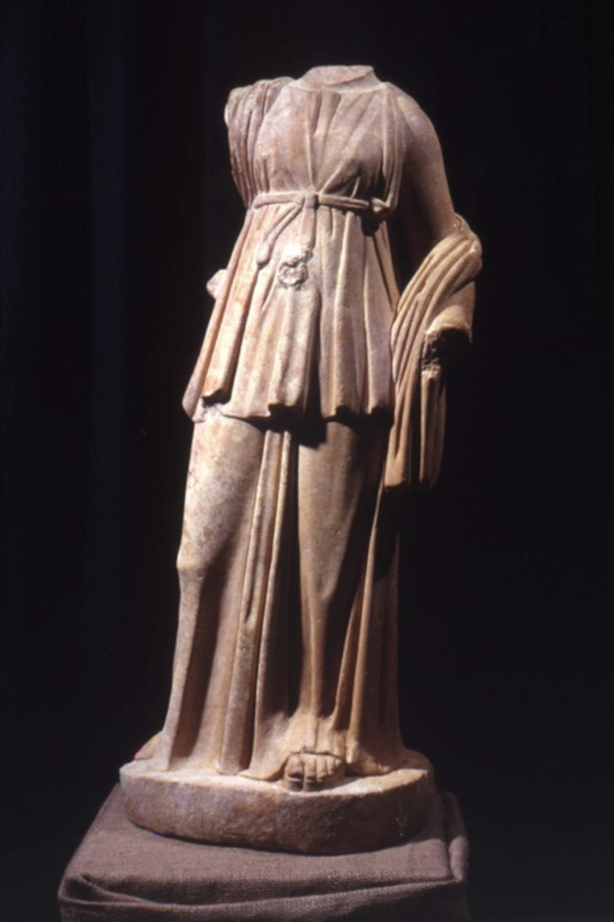 Statua di Igea in marmo